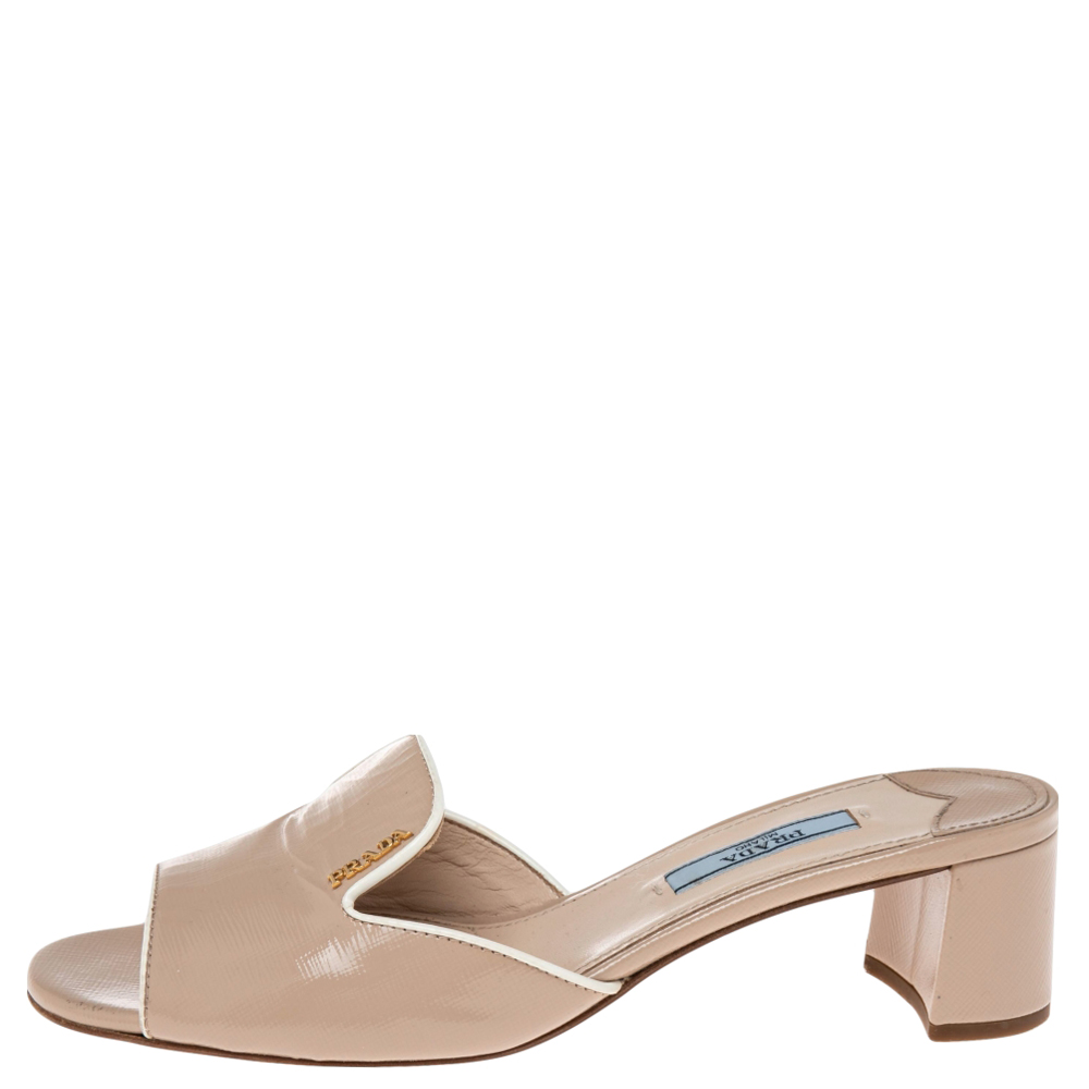 

Prada Beige Saffiano Vernice Leather Slide Sandals Size