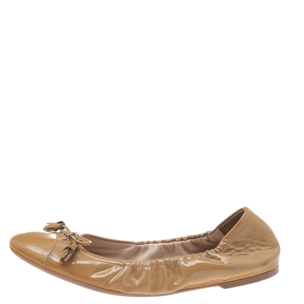 

Prada Beige Patent Leather Tassel Bow Scrunch Ballet Flats Size