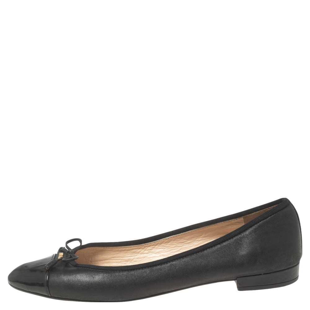 

Prada Black Leather and Patent Cap-Toe Bow Ballet Flats Size