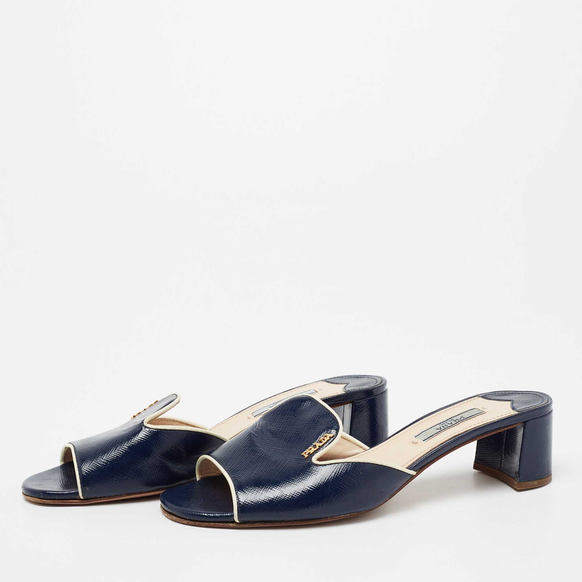 

Prada Navy Blue Saffiano Vernice Leather Slide Sandals Size