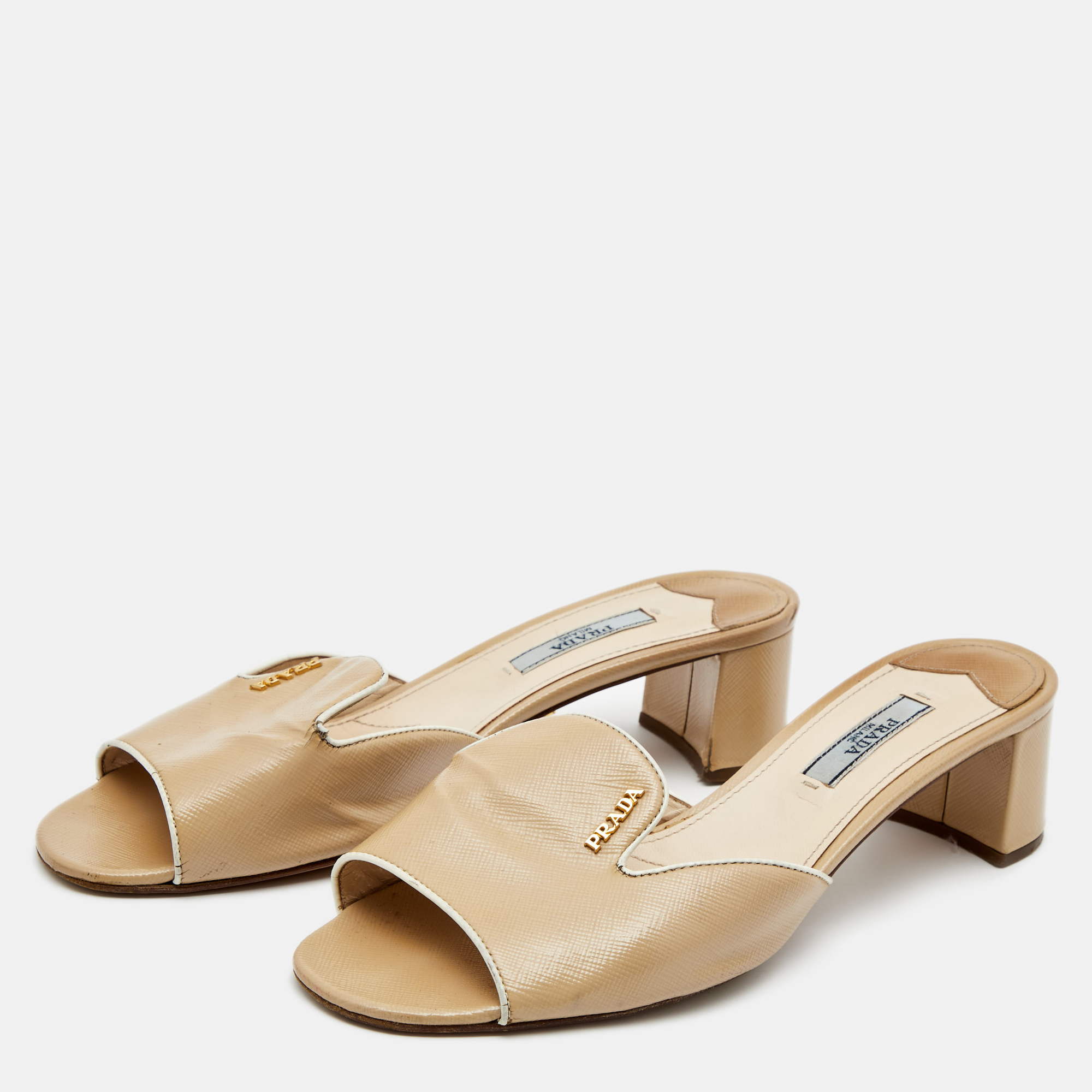 

Prada Beige Saffiano Vernice Leather Slide Sandals Size