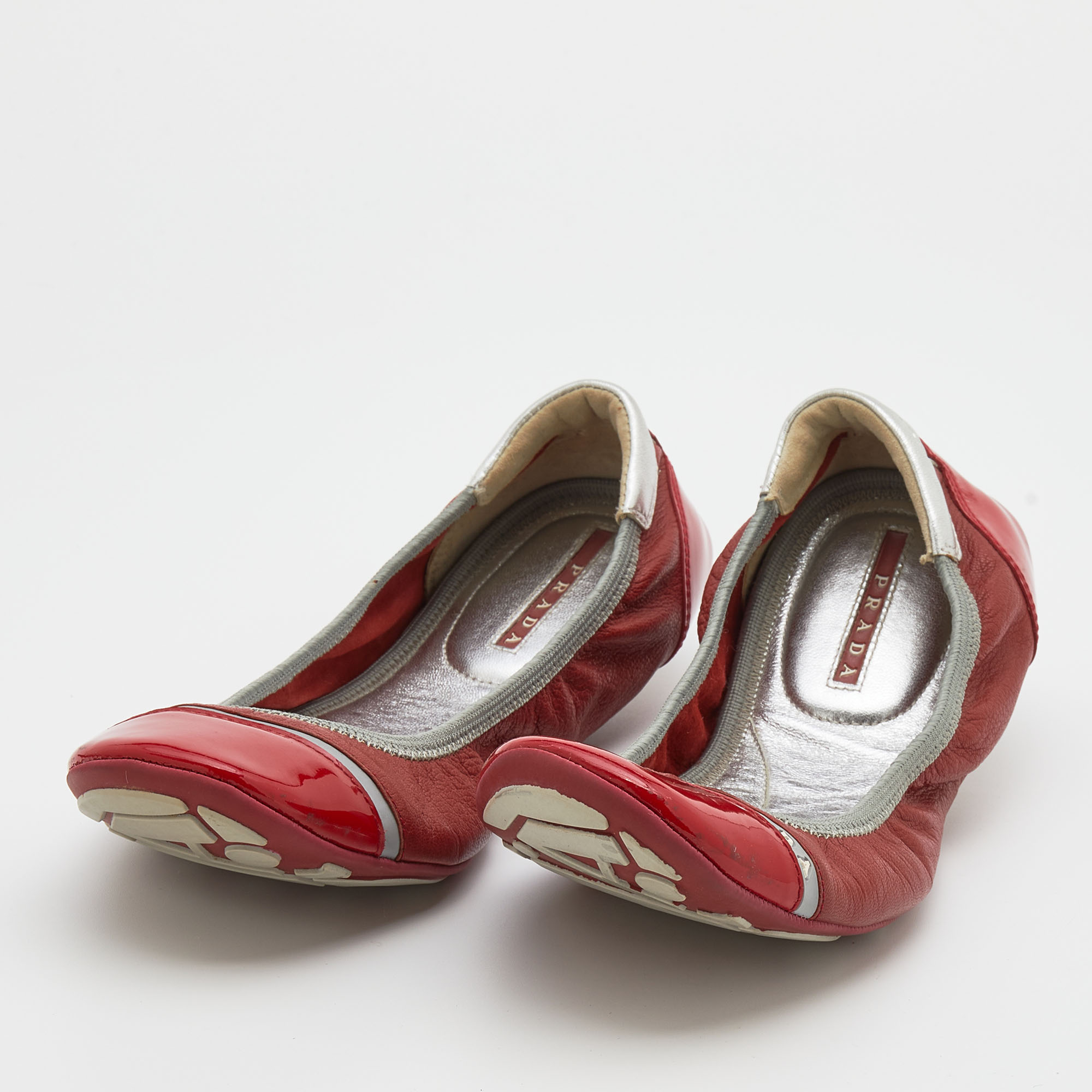 

Prada Red Patent Leather and Leather Scrunch Ballet Flats Size