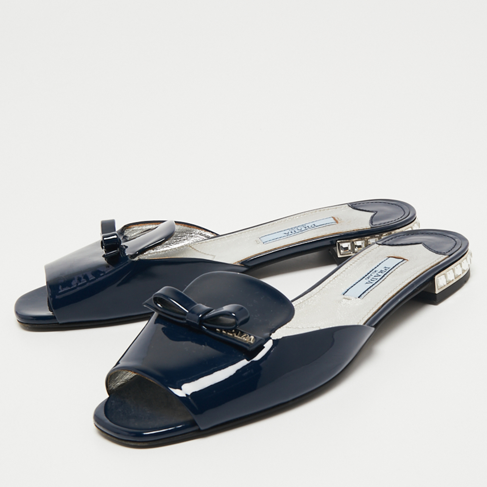 

Prada Blue Patent Leather Crystal Embellished Bow Flat Slides Size