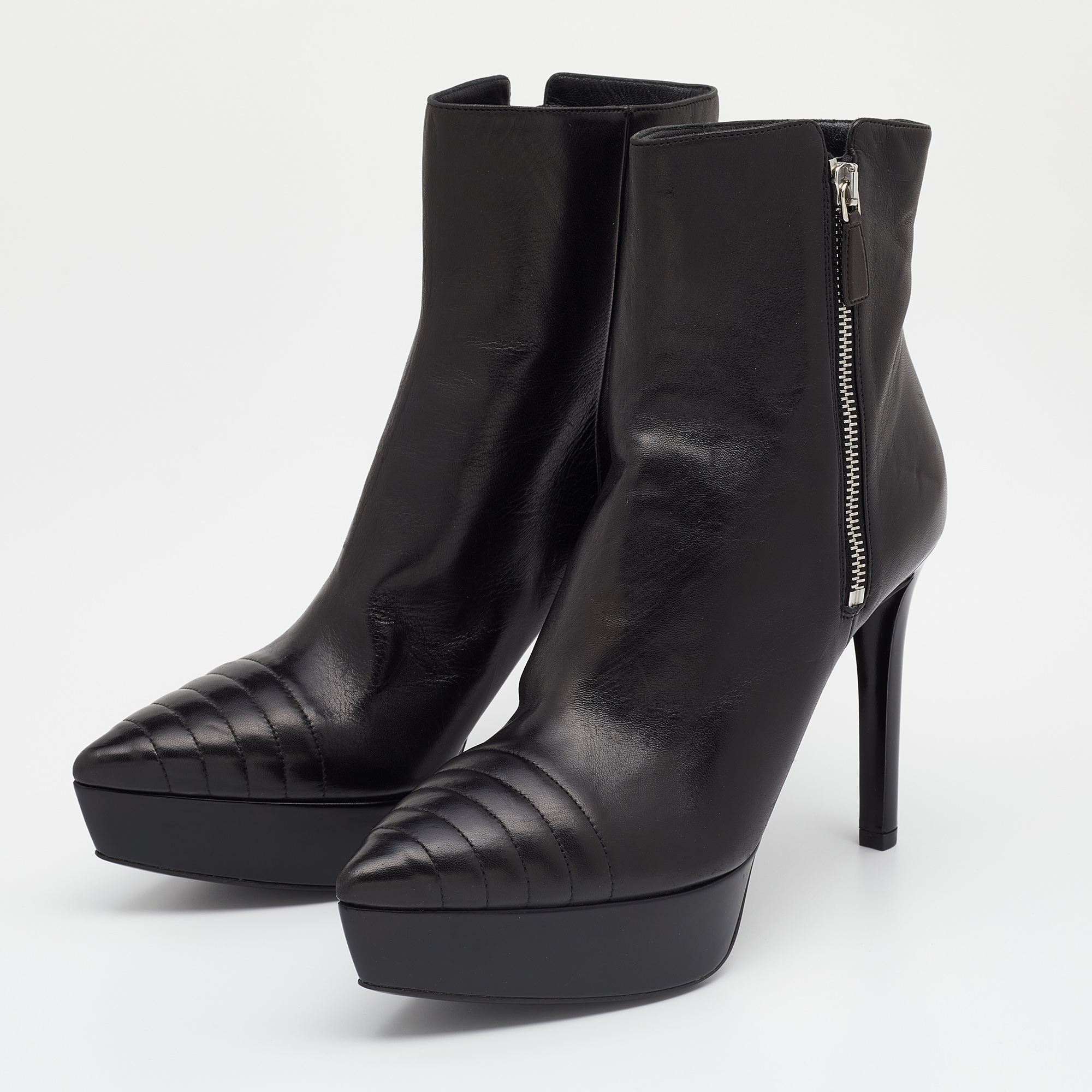 

Prada Black Leather Pointed Toe Platform Ankle Length Boots Size