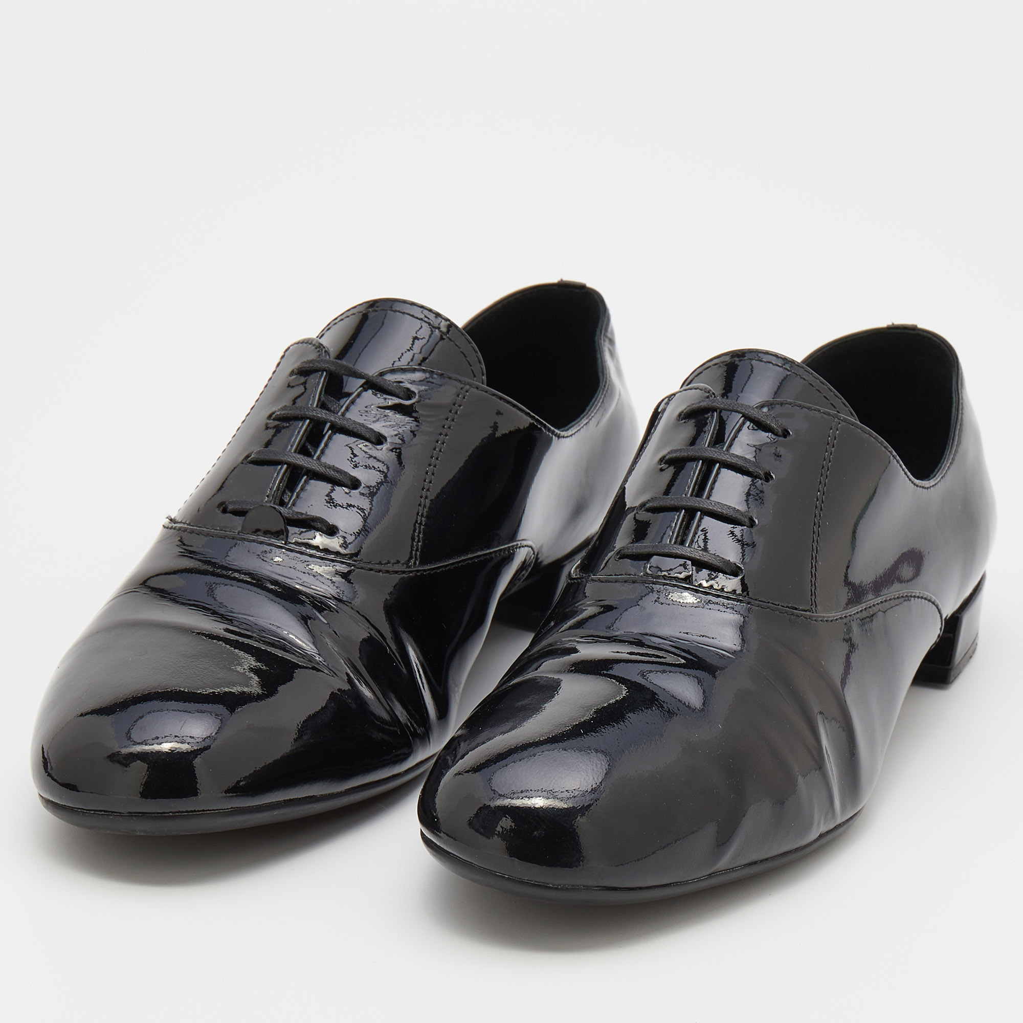 

Prada Black Patent Leather Lace Up Oxfords Size