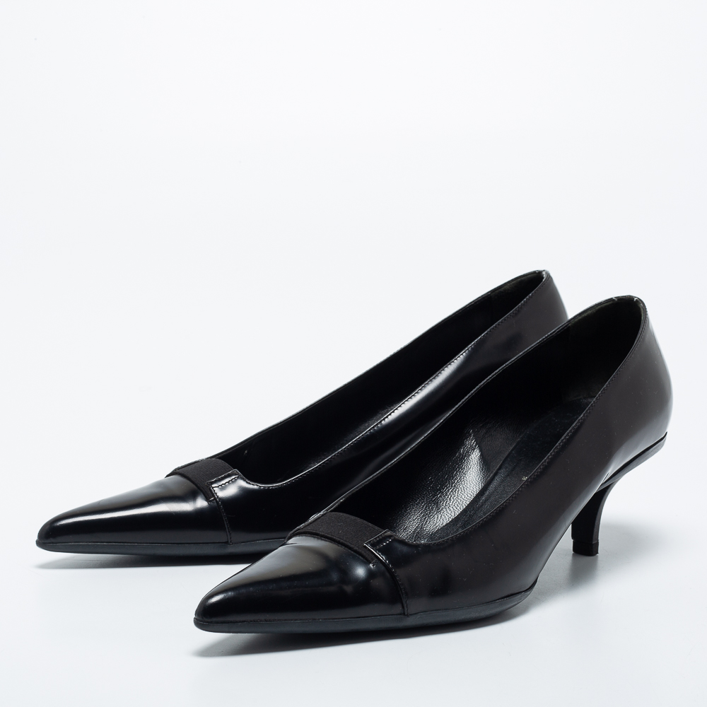 

Prada Black Leather Pointed Toe Pumps Size
