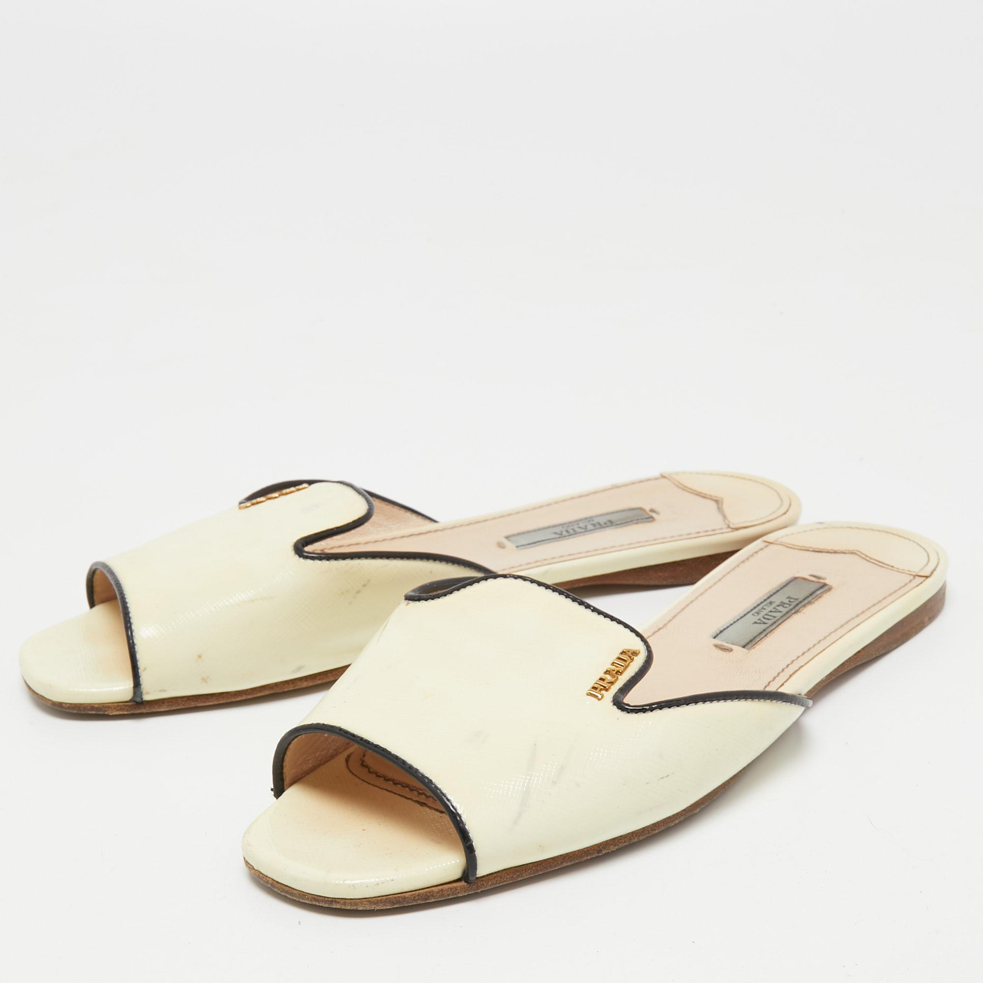 

Prada Cream Saffiano Leather Flat Slides Size