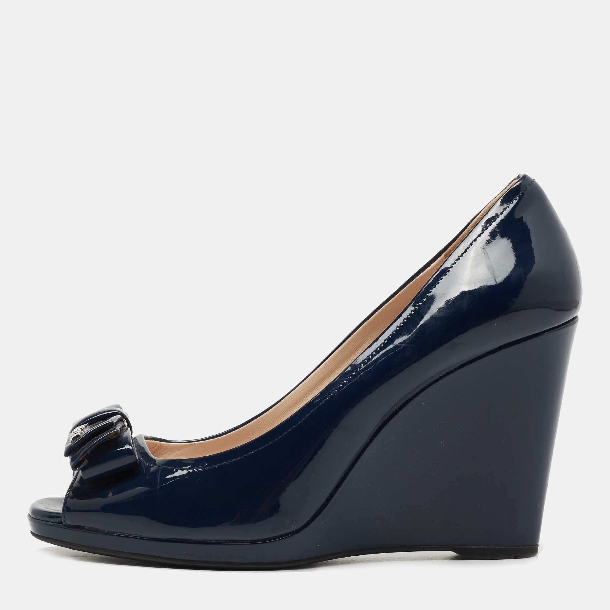 Pre-owned Prada Navy Blue Patent Leather Bow Peep Toe Wedge Pumps Size 38.5