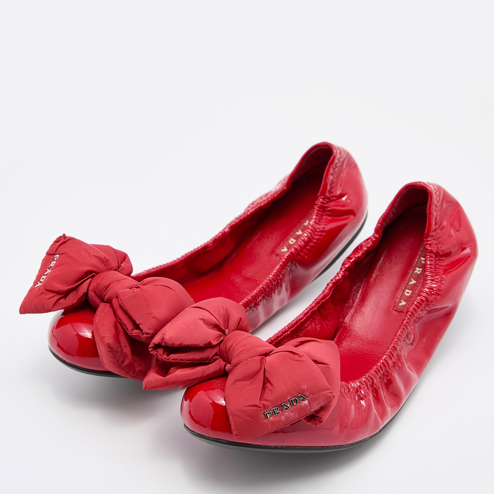 

Prada Red Patent Leather Bow Scrunch Ballet Flats Size
