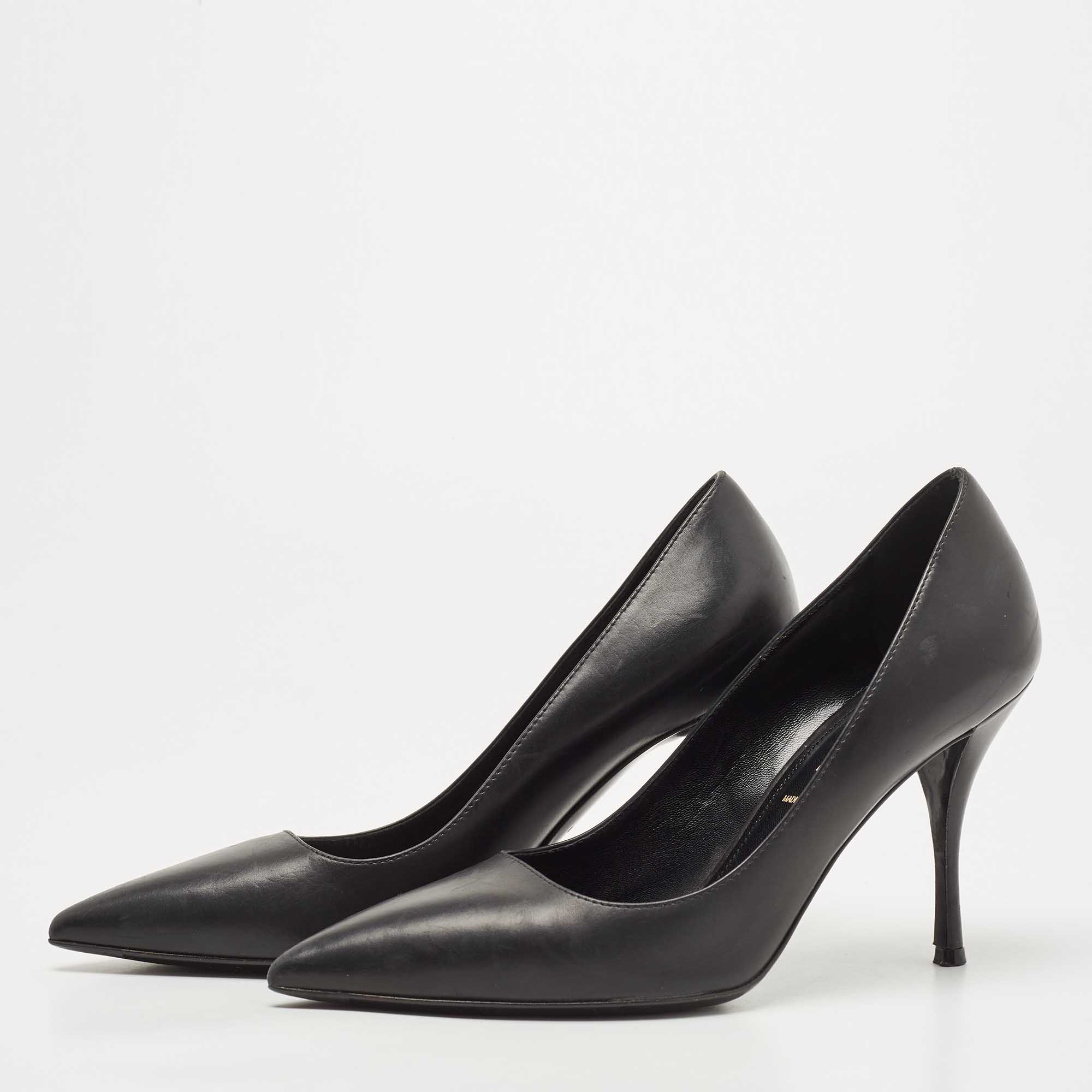 

Prada Black Leather Pointed Toe Pumps Size