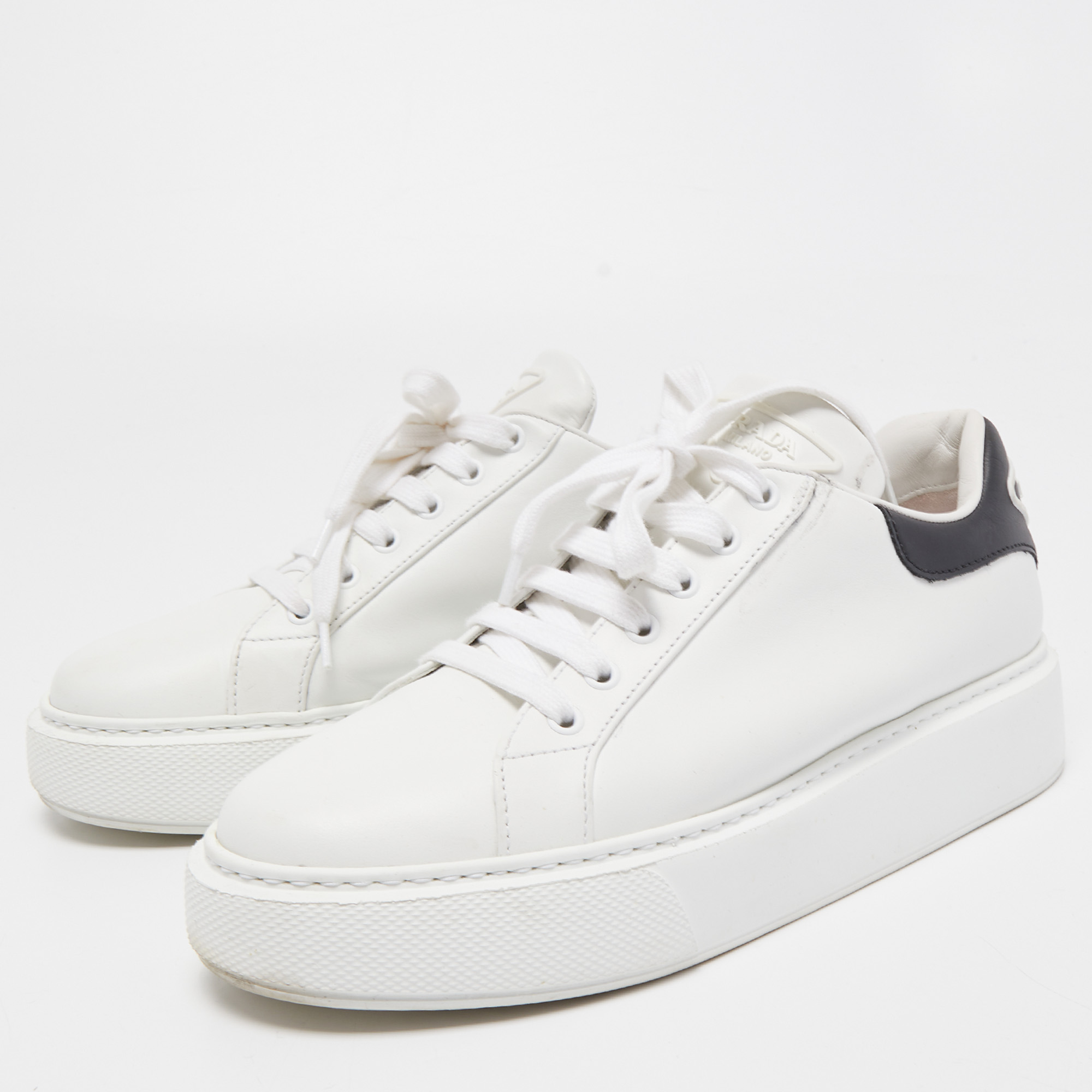 

Prada White Leather Macro Low Top Sneakers Size