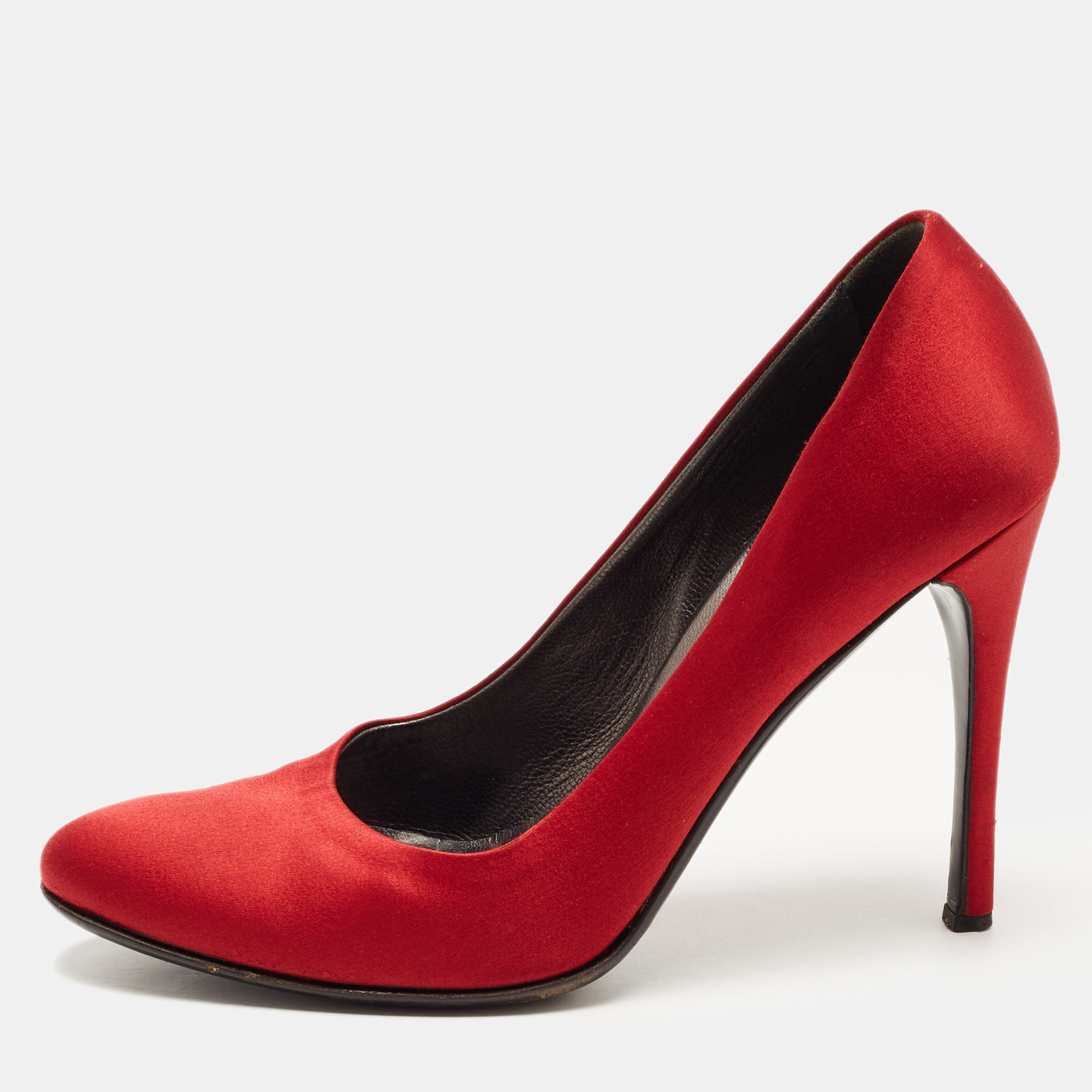 Pre-owned Prada Red Satin Round Toe Pumps Size 37