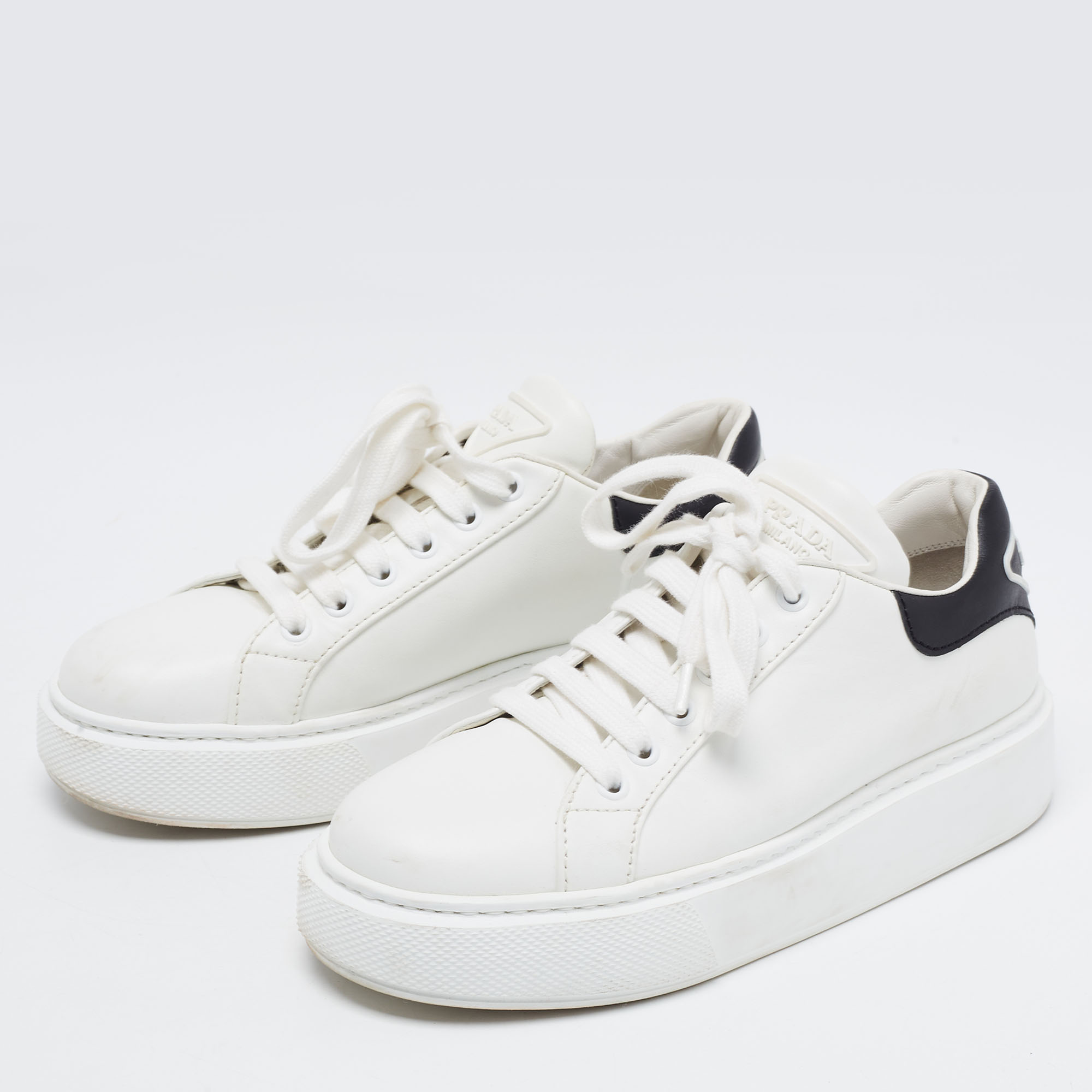 

Prada White/Black Leather Macro Low Top Sneakers Size