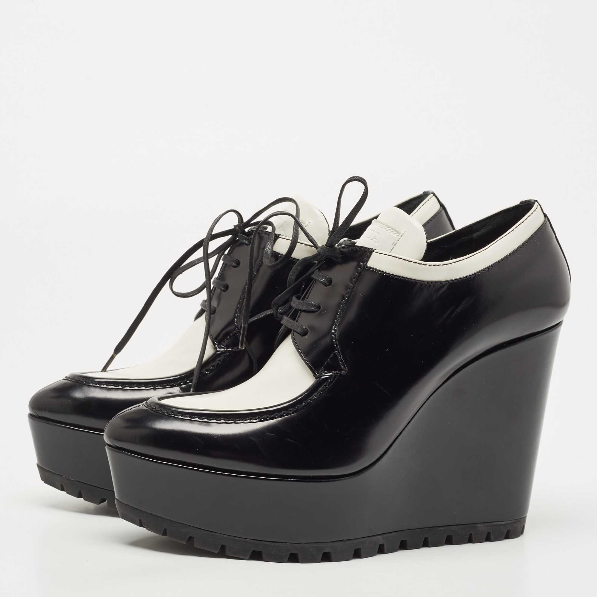 

Prada White/Black Leather Platform Wedges Lace Up Derby Size