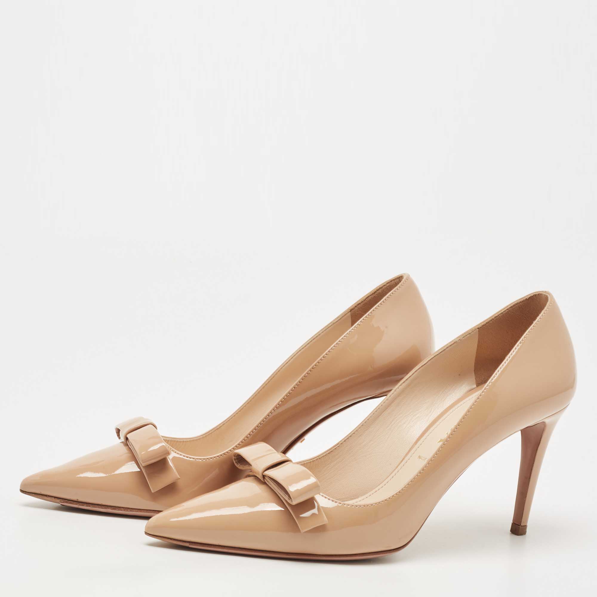 

Prada Beige Patent Leather Bow Detail Pumps Size
