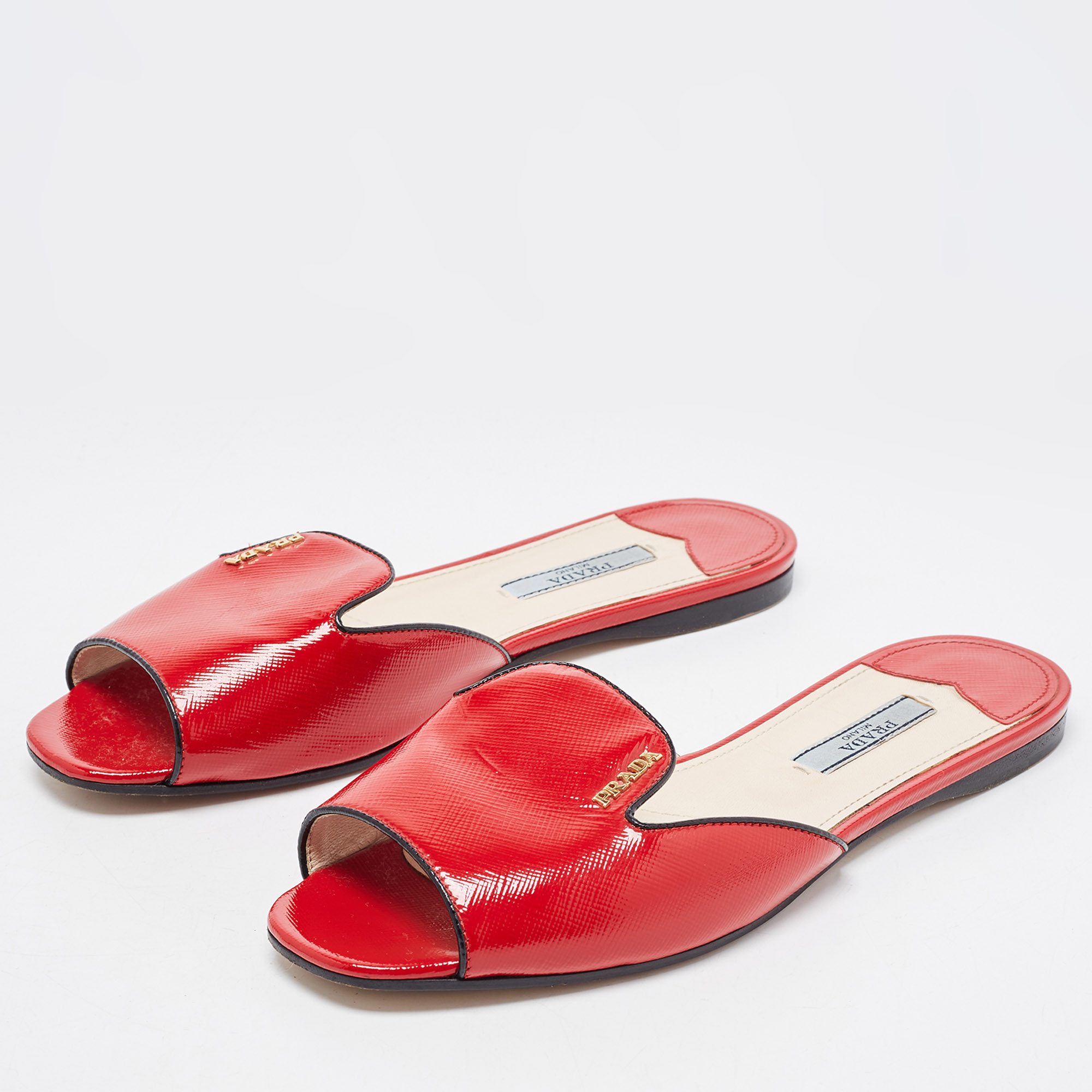

Prada Red Vernice Saffiano Leather Flat Slides Size