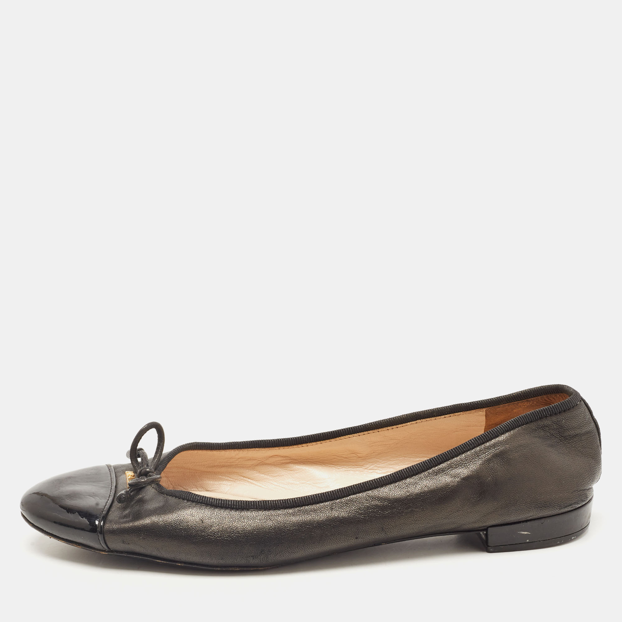 

Prada Black Leather and Patent Cap Toe Bow Ballet Flats Size