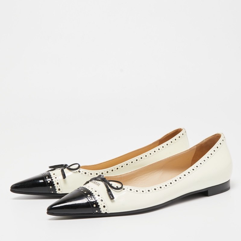 

Prada Cream/Black Patent Leather Ballet Flats Size