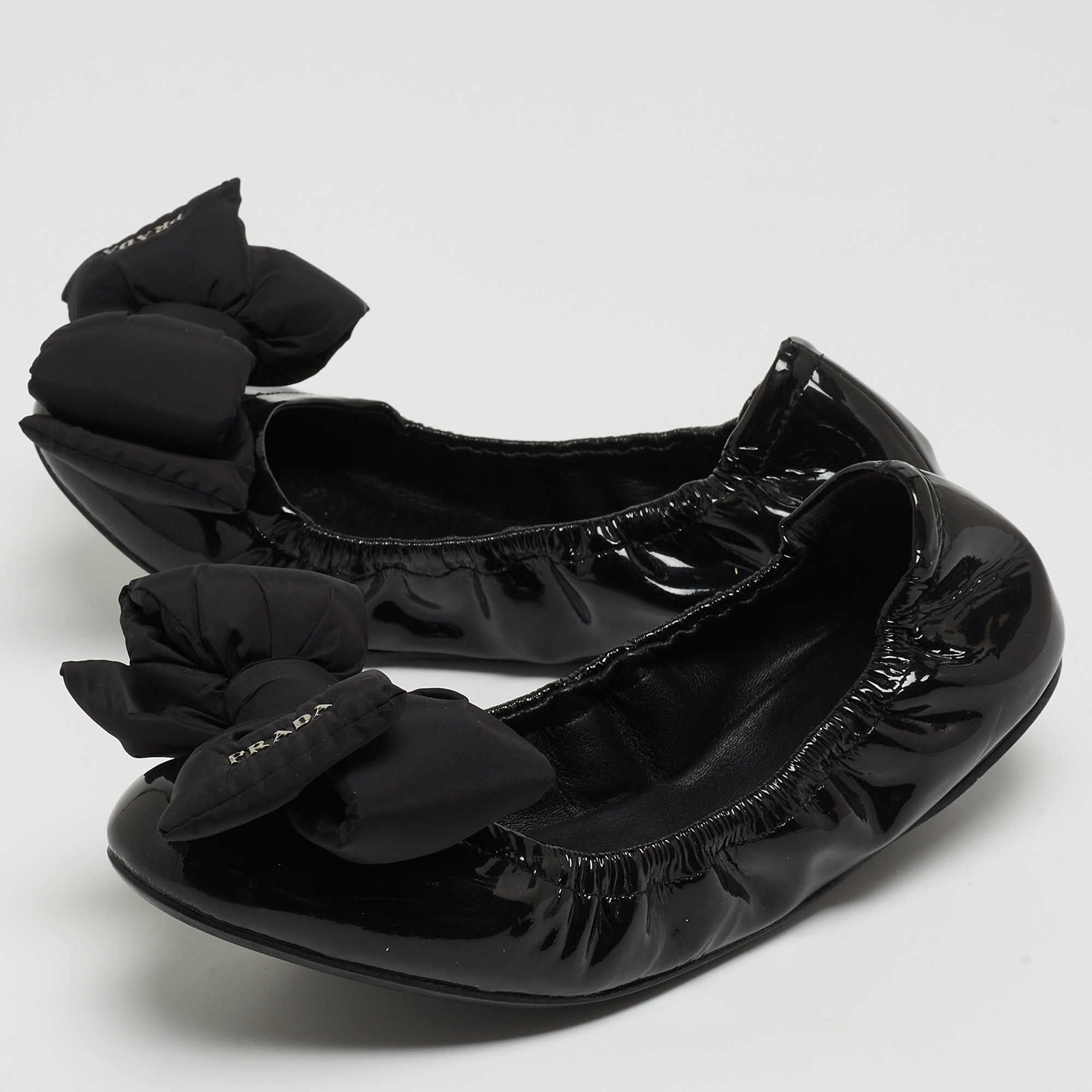 

Prada Black Patent Leather Scrunch Ballet Flats Size