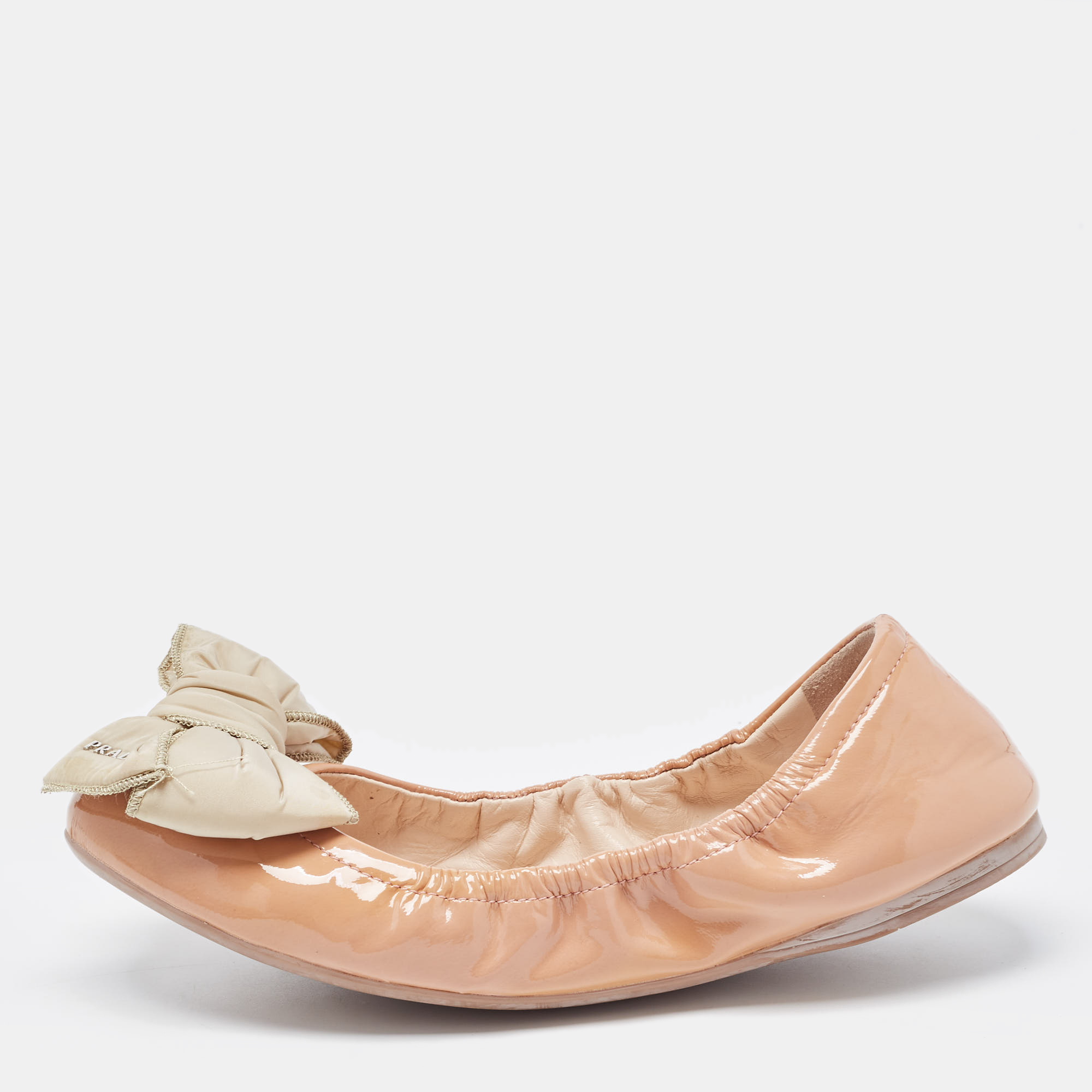 Pre-owned Prada Beige Patent Leather Bow Scrunch Ballet Flats Size 36.5