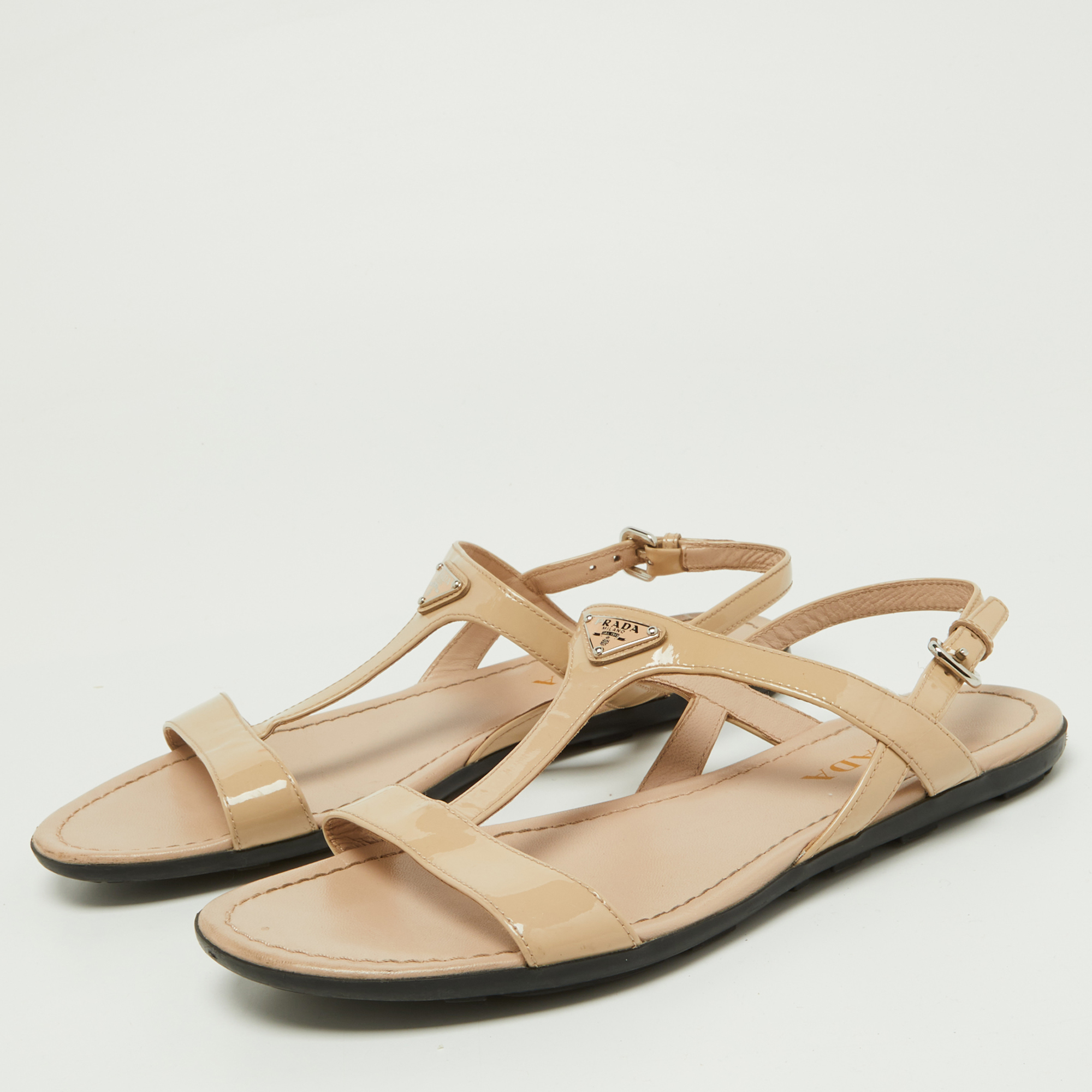 

Prada Beige Patent Leather Flat Sandals Size
