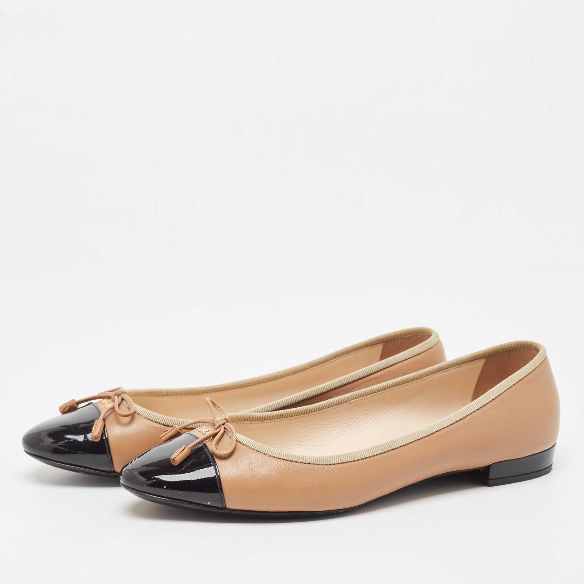 

Prada Beige/Black Patent and Leather Ballet Flats Size, Brown