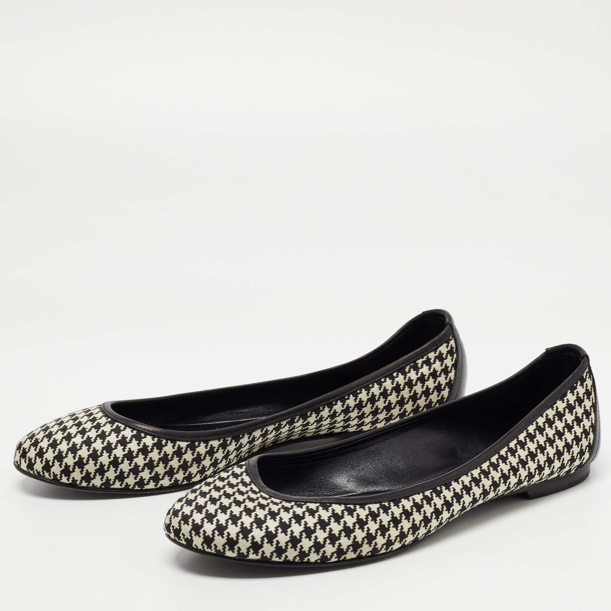 

Ralph Lauren Collection Black/White Leather and Canvas Ballet Flats Size