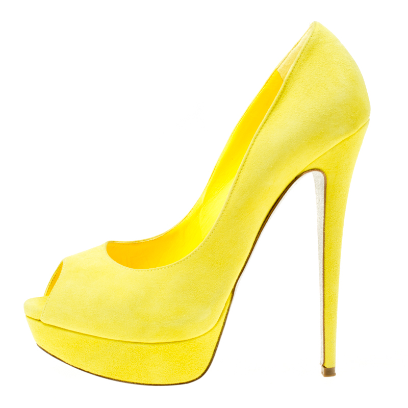 

Ren÷ Caovilla Yellow Suede Peep Toe Platform Pumps Size