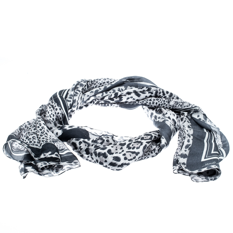 Pre Owned وشاح روبرتتو كافالي حرير نقشة الفهد متعدد الألوان مطبوع