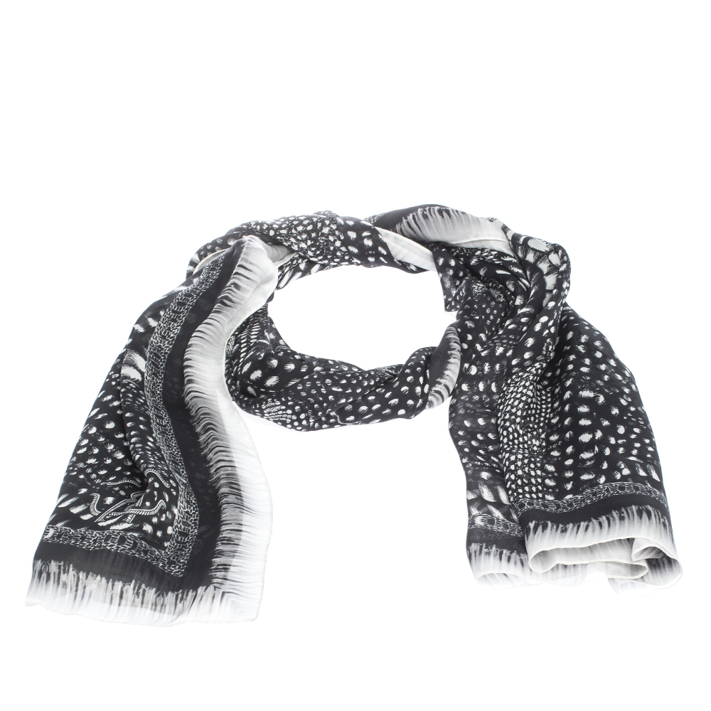 Pre Owned Roberto Cavalli Monochrome Printed Silk Scarf