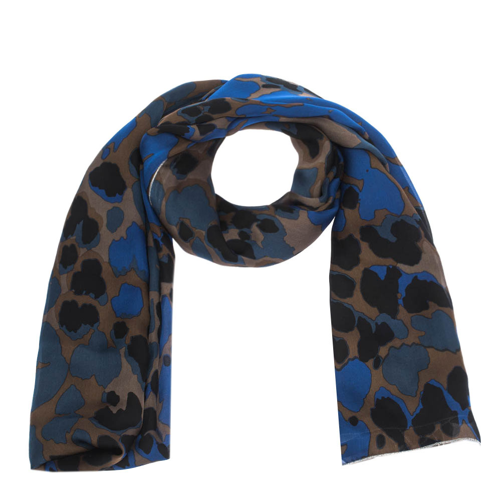 Pre Owned وشاح روبرتو كافالي حرير مطبوع كاموفلاغ أزرق 