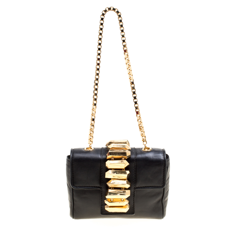 مملوكة مسبقًا Roberto Cavalli Black Leather Gold Hardware Embellished Chain Clutch