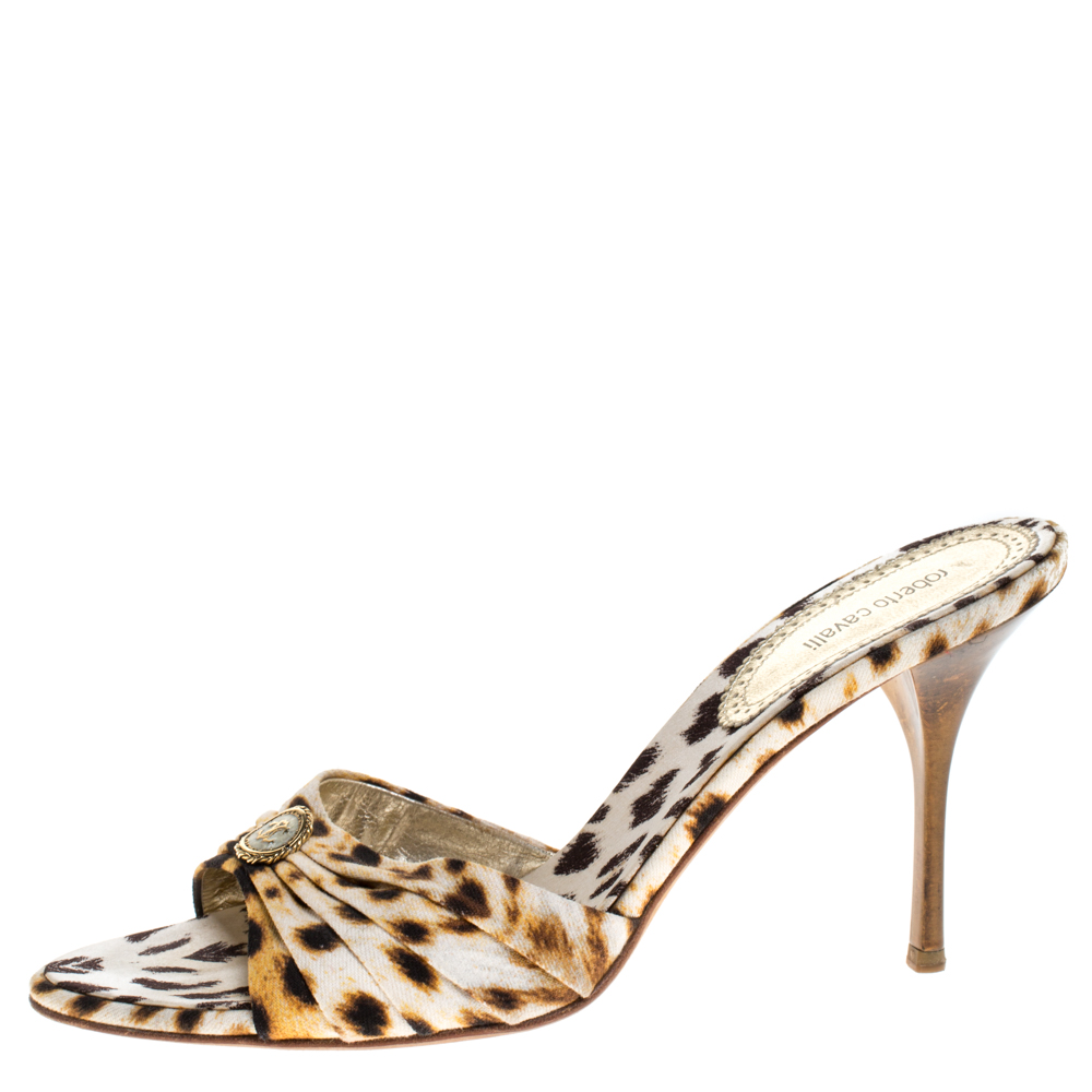

Roberto Cavalli Brown/Beige Leopard Print Canvas Open Toe Sandals Size