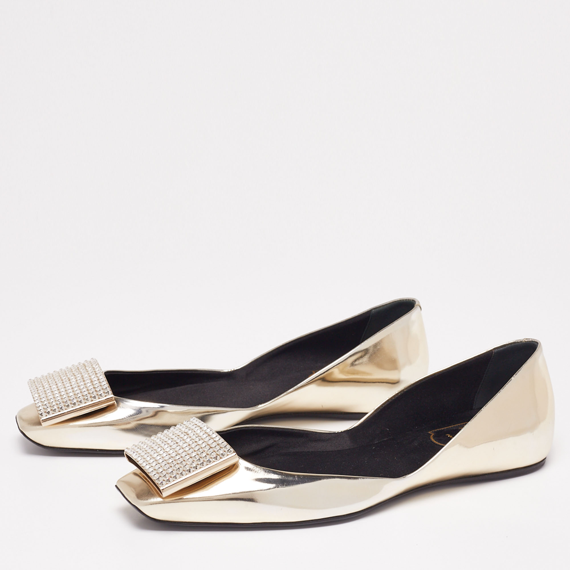 

Roger Vivier Gold Leather Crystal Embellishment Ballet Flats Size