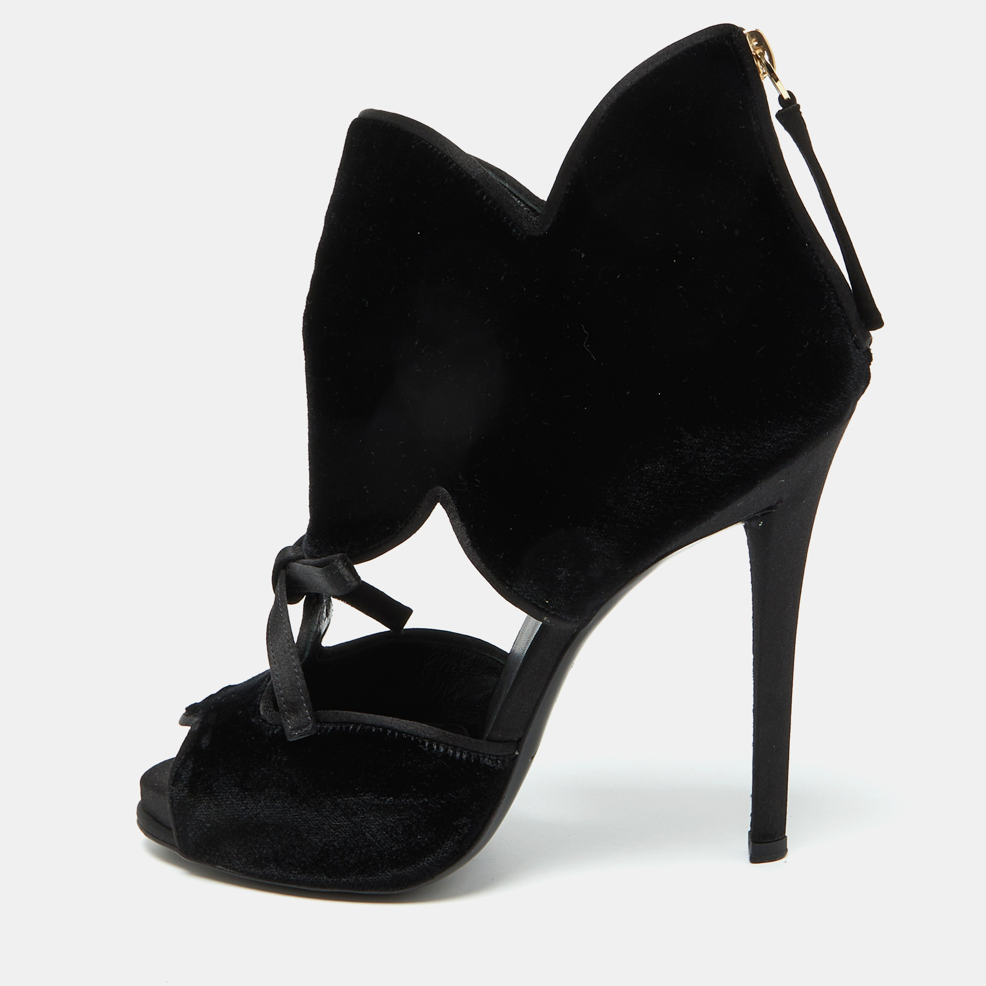 

Roger Vivier Black Velvet Cut Out Bow Ankle Booties Size