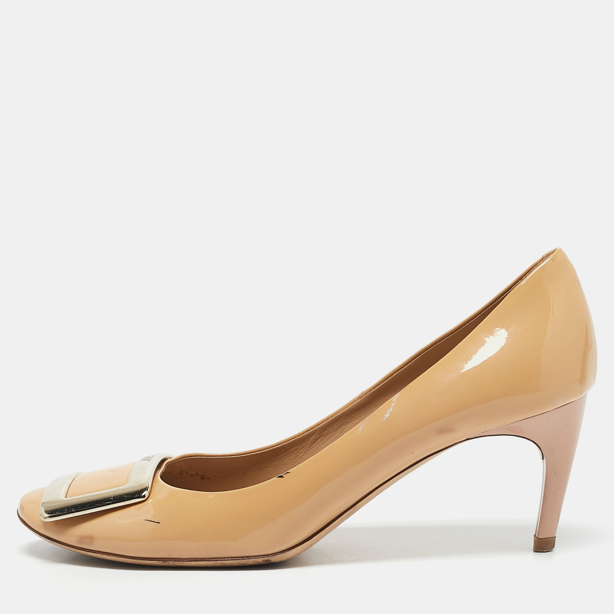 

Roger Vivier Beige Patent Leather Metal Logo Round toe Pumps Size