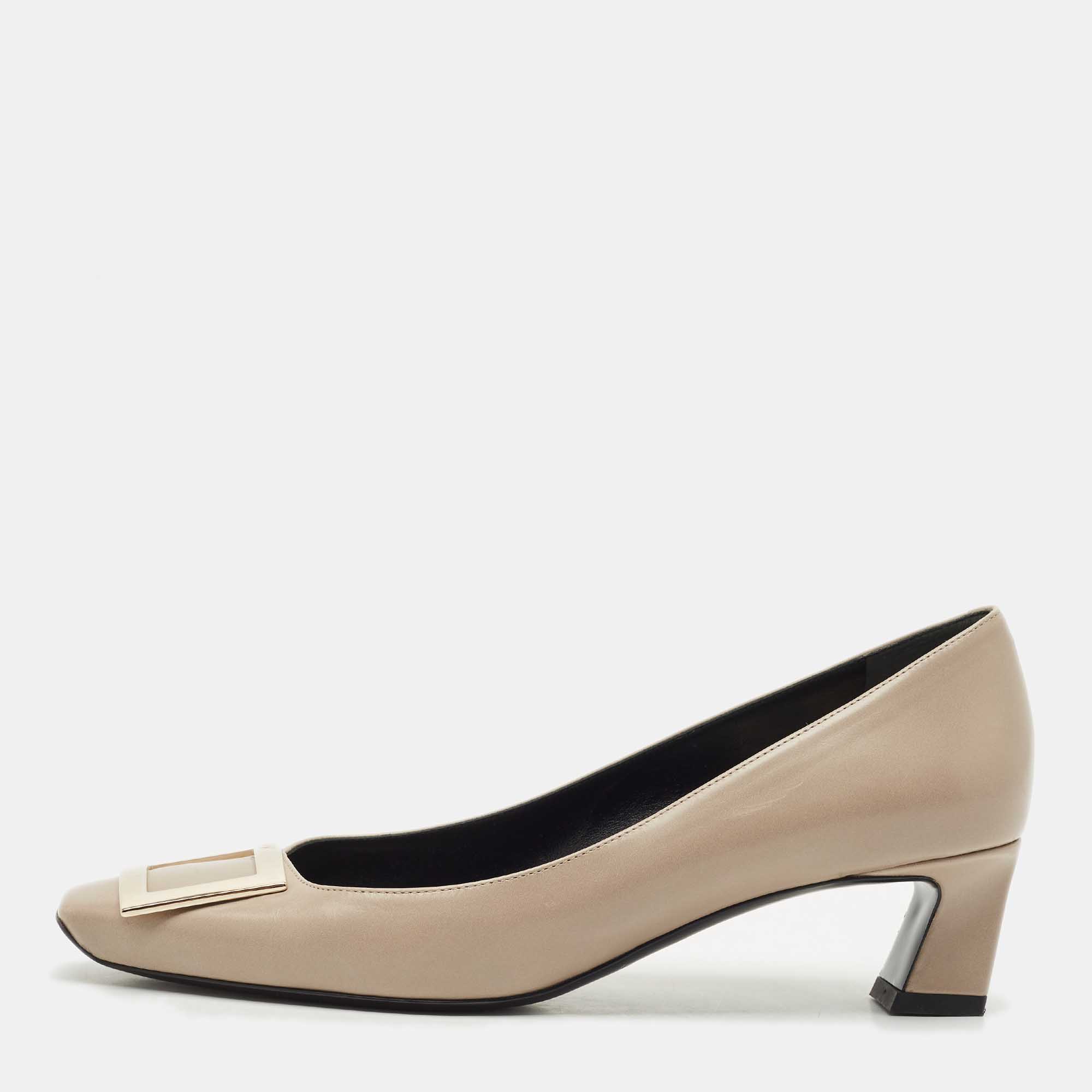 

Roger Vivier Cream Leather Trompette Pumps Size