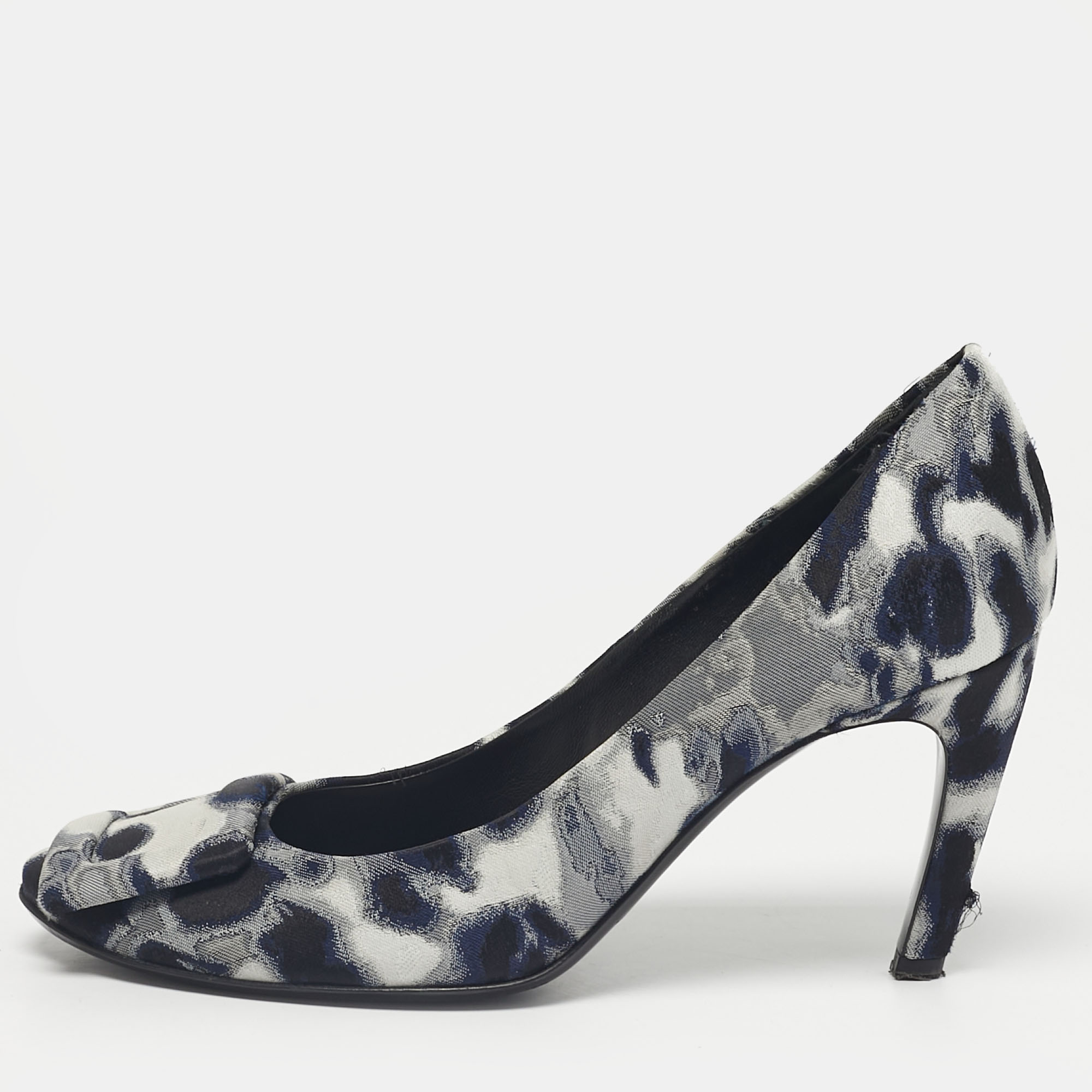 Pre-owned Roger Vivier Grey/navy Blue Canvas Belle Vivier Trompette Pumps Size 35.5 In Gray