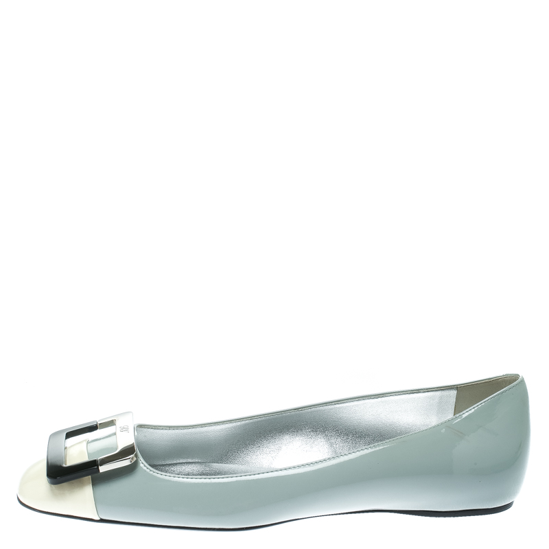 

Roger Vivier Grey/Off White Patent Leather Buckle Detail Square Cap Toe Ballet Flats Size