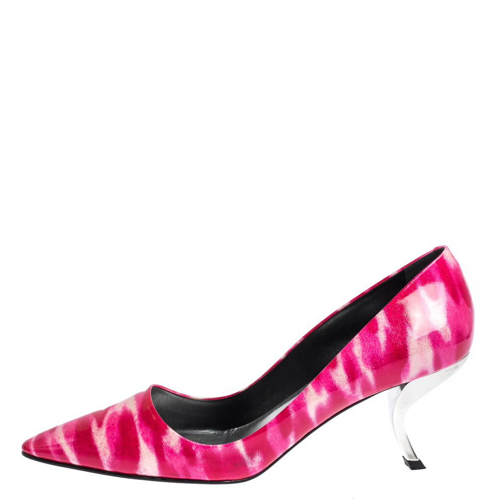 

Roger Vivier Abstract Pink Patent Leather Curved Heel Pumps Size