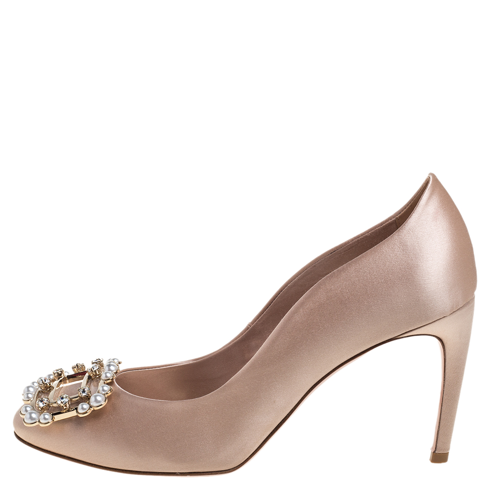 

Roger Vivier Beige Satin Margot Faux Pearl Embellished Round toe Pumps Size