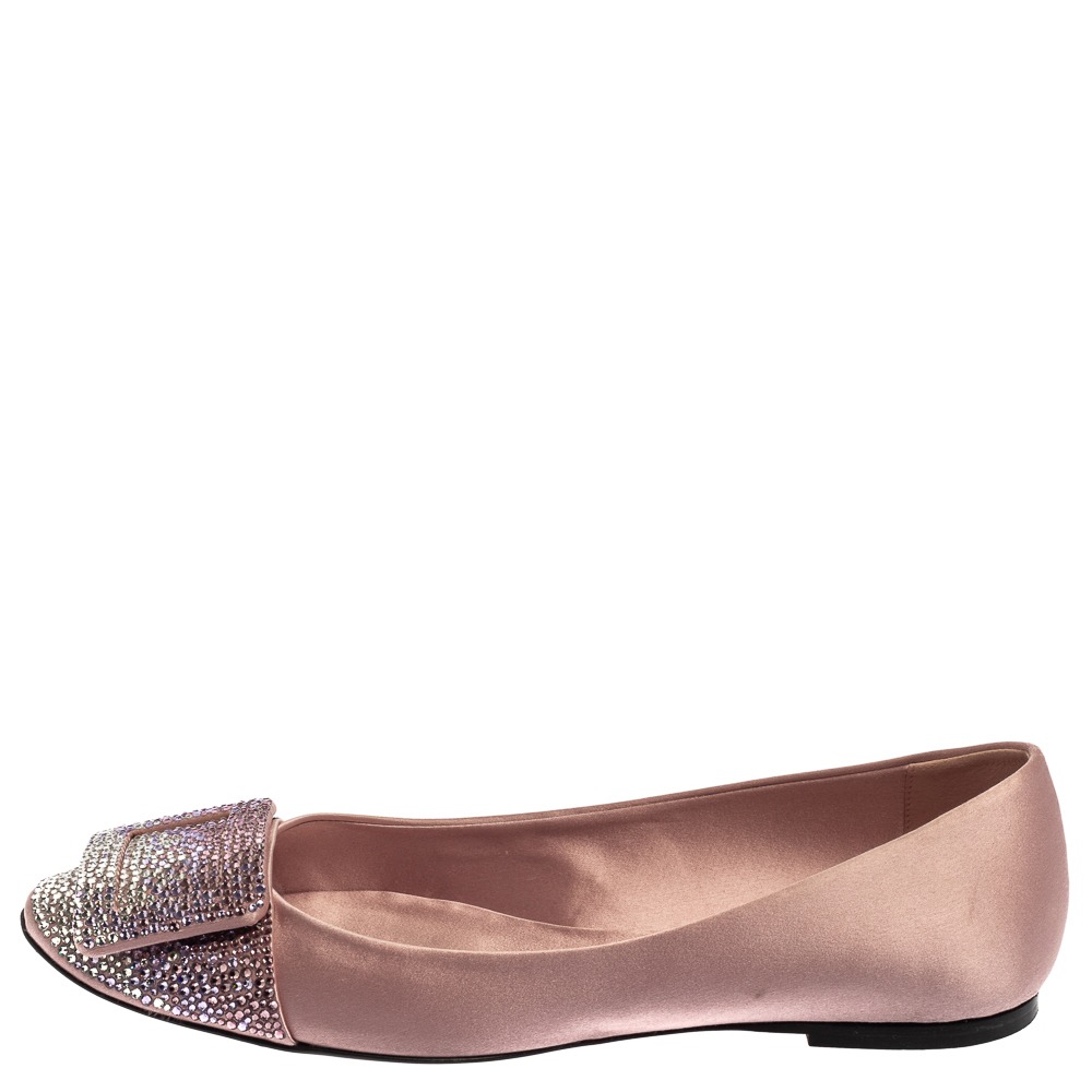 

Roger Vivier Pink Satin Embellished Ballet Flats Size