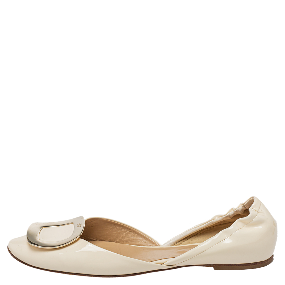 

Roger Vivier Cream Patent Leather D'orsay Flats Size