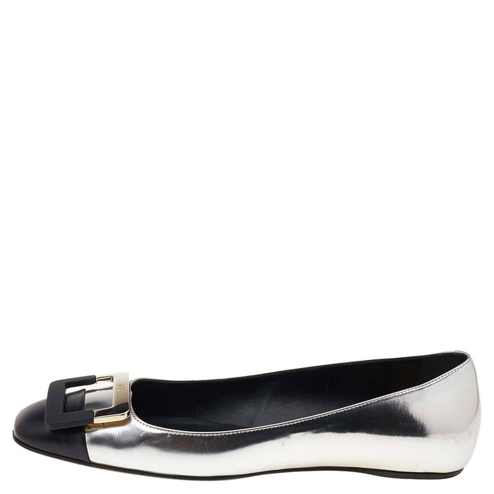 

Roger Vivier Metallic Silver/Black Leather Buckle Detail Square Cap Toe Ballet Flats Size