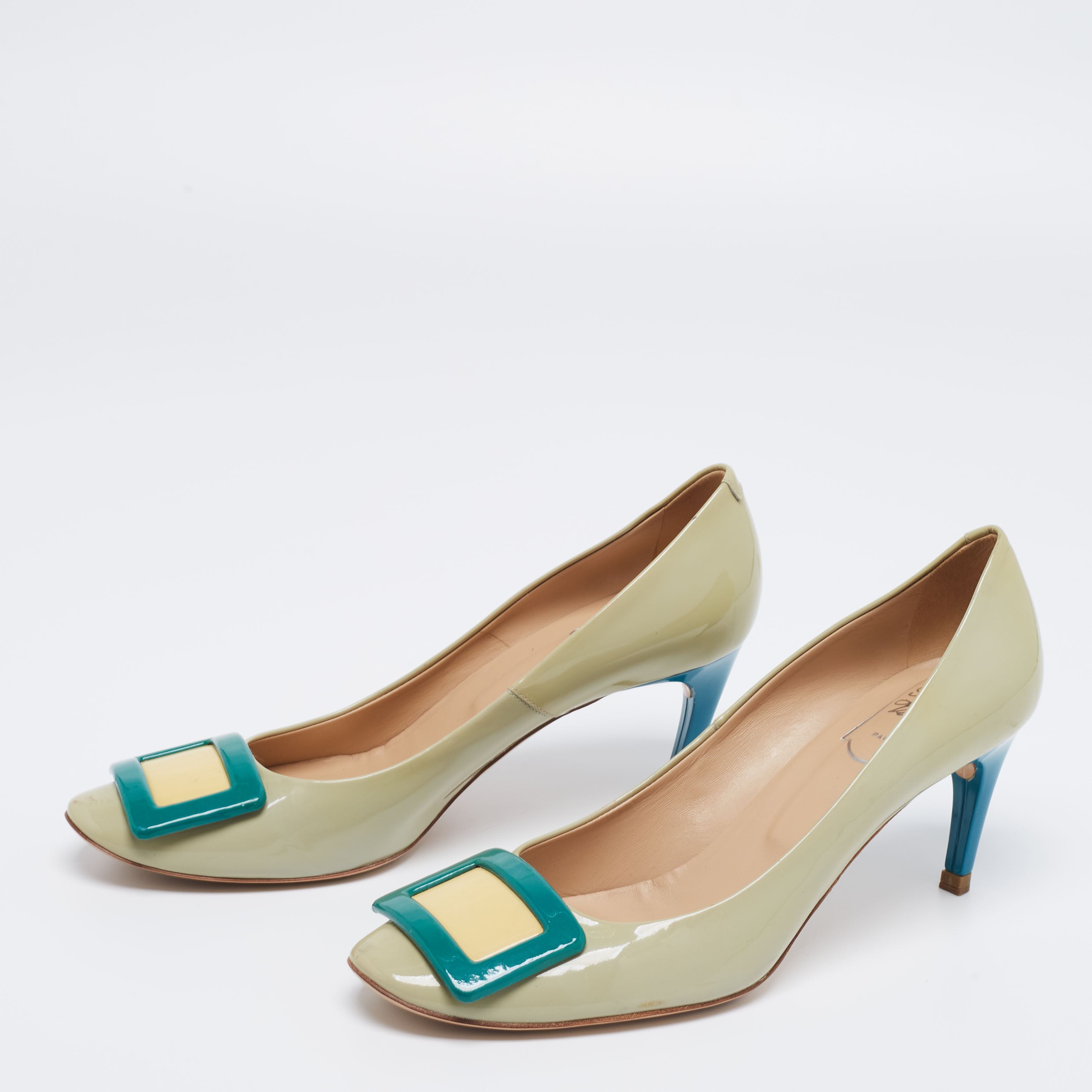 

Roger Vivier Multicolor Patent Leather Pumps Size