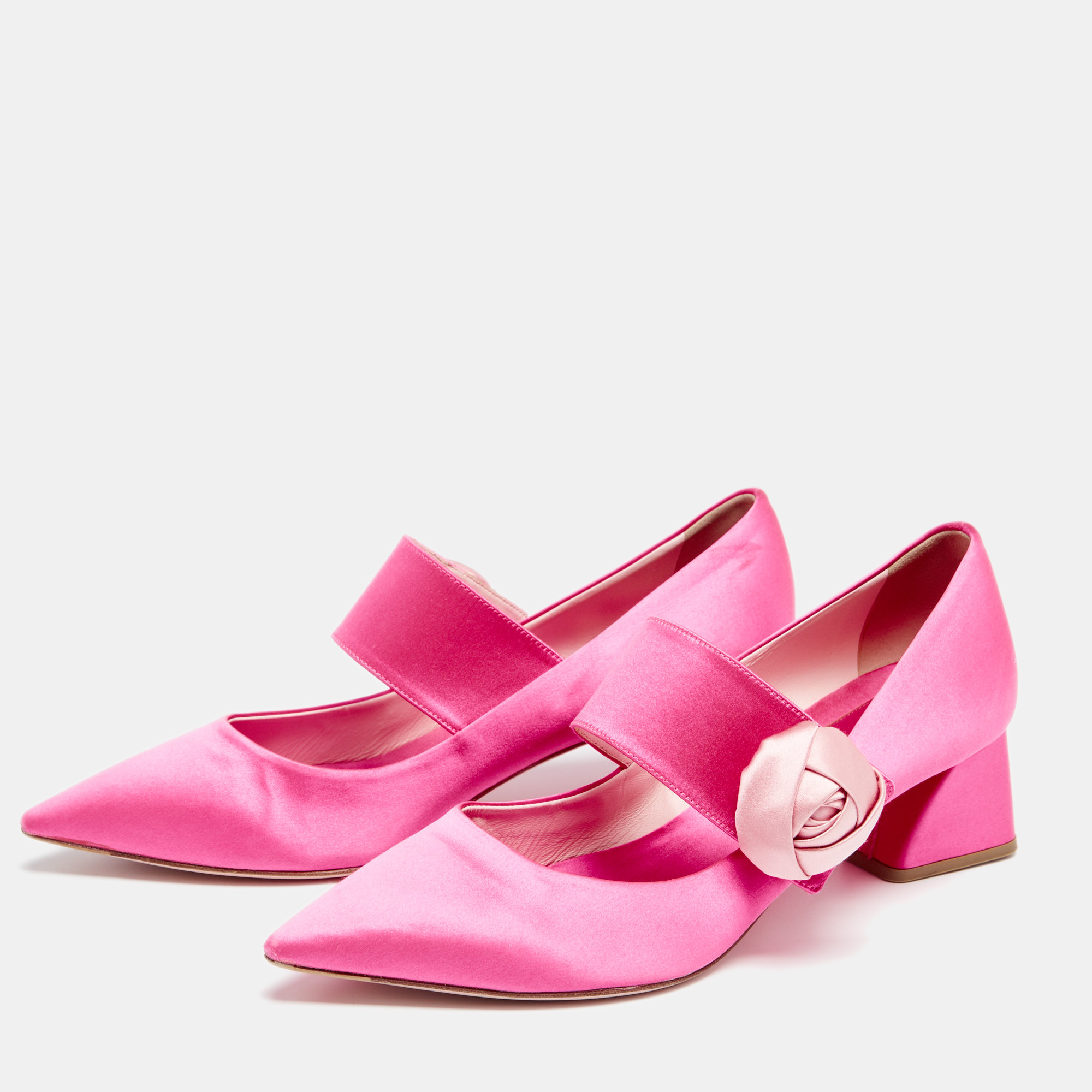 

Roger Vivier Pink Satin Pointed Toe Mary Jane Pumps Size