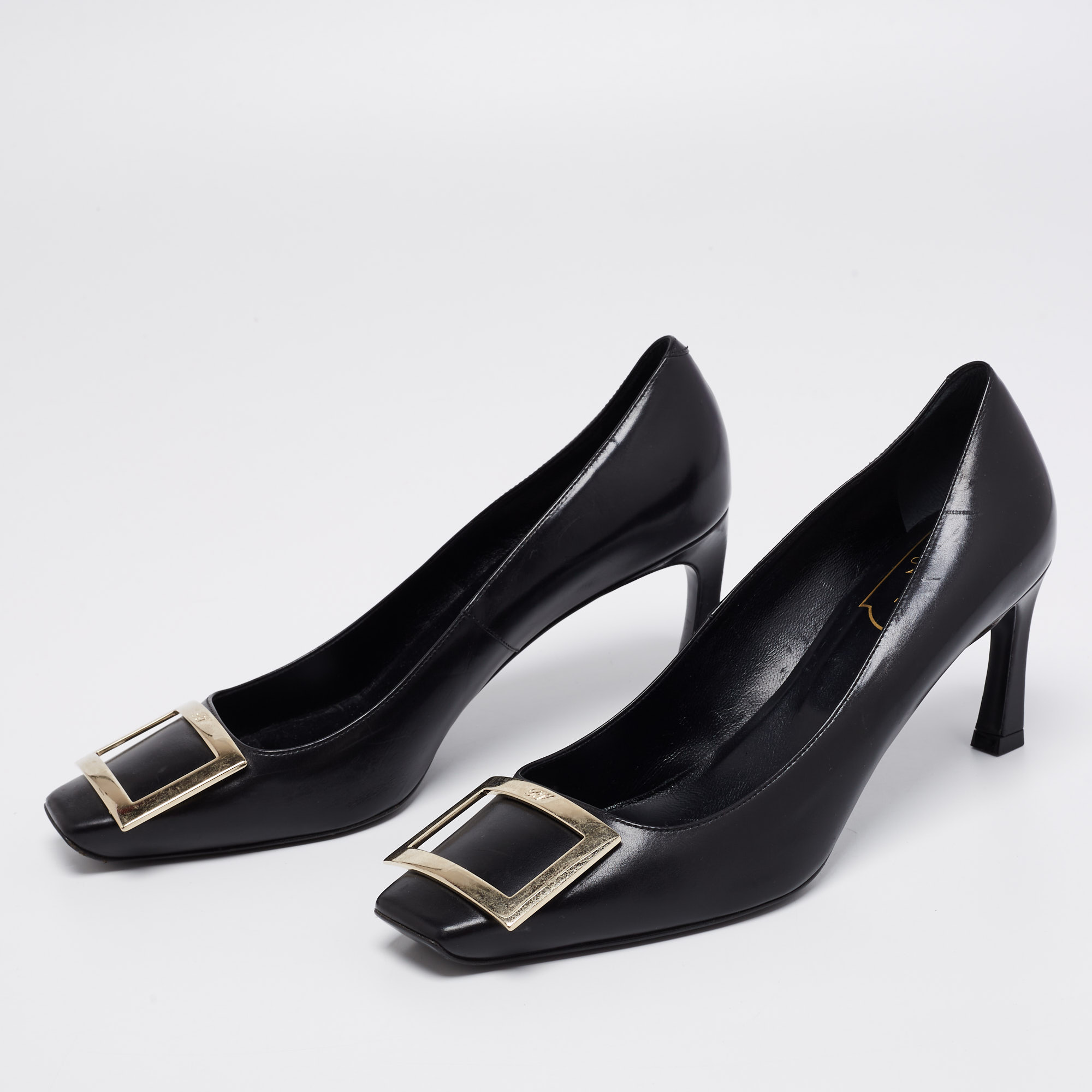 

Roger Vivier Black Leather Buckle Pumps Size