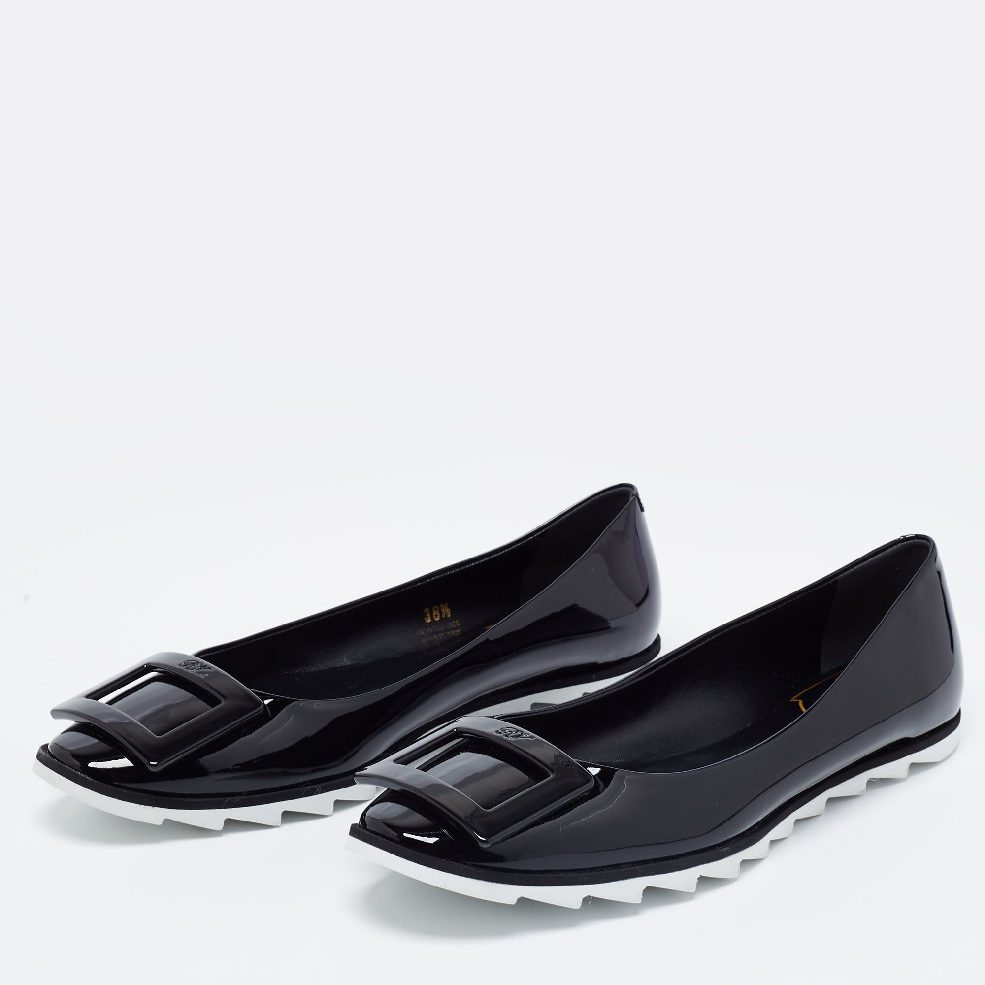 

Roger Vivier Black Patent Leather Viv Grommette Ballet Flats Size