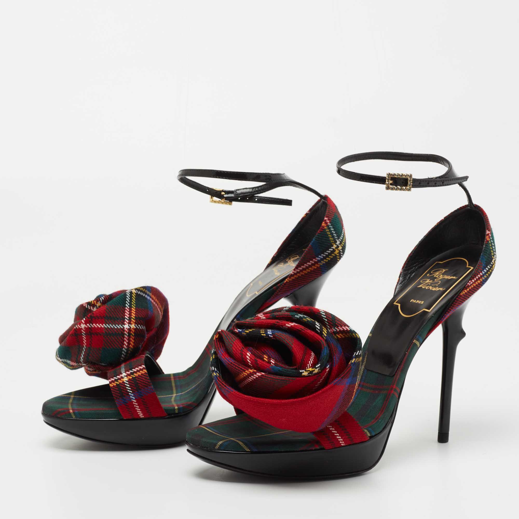 

Roger Vivier Multicolor Fabric and Patent Leather Flower Detail Ankle Strap Sandals Size