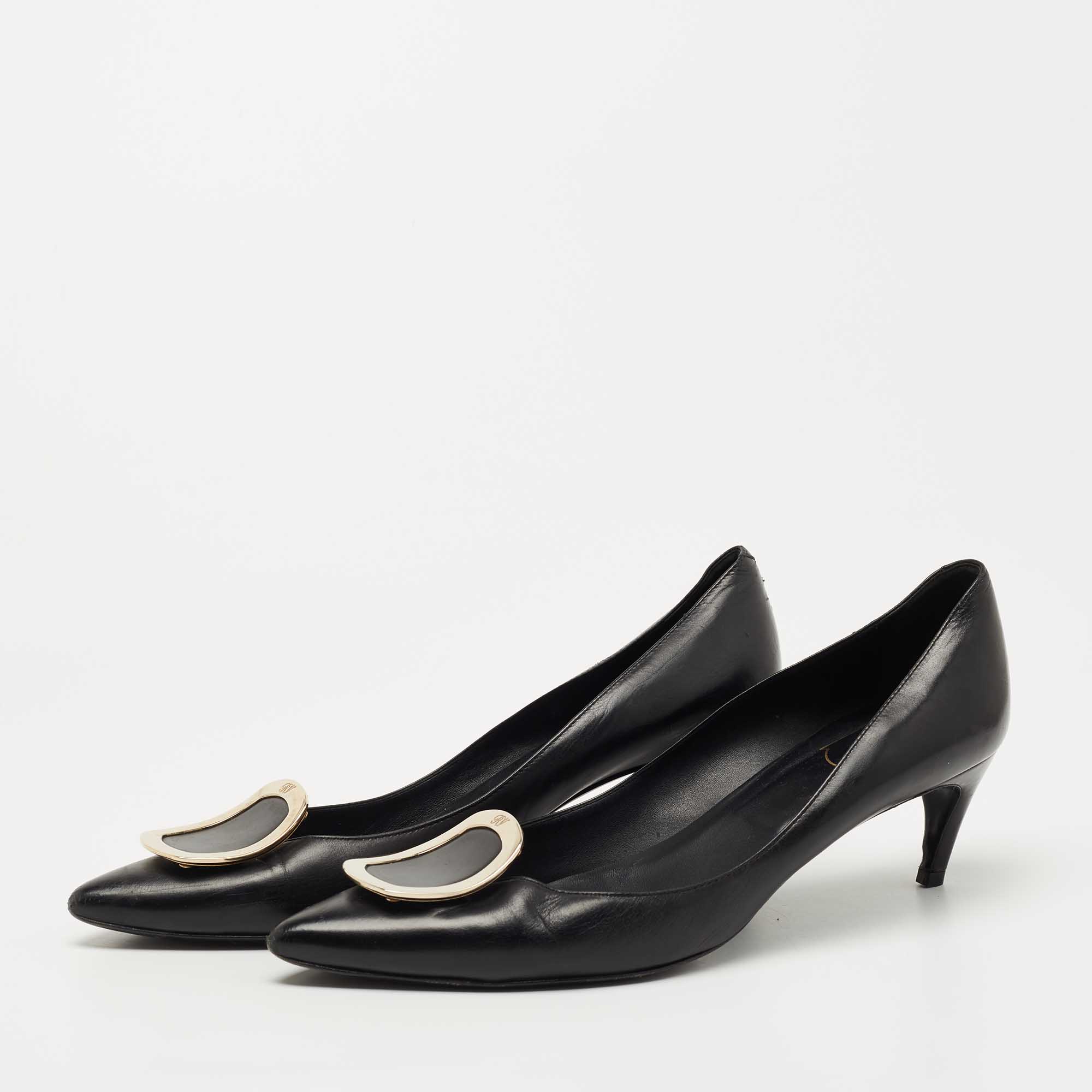 

Roger Vivier Black Leather Trompette Pumps Size
